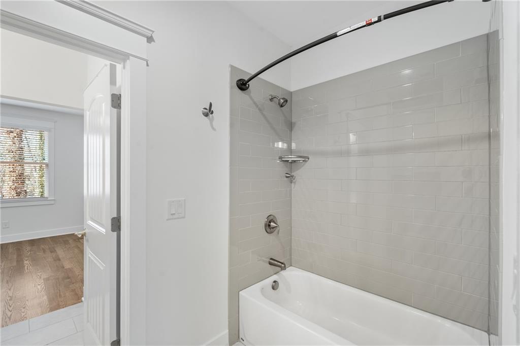 270 #2 Cumming Street