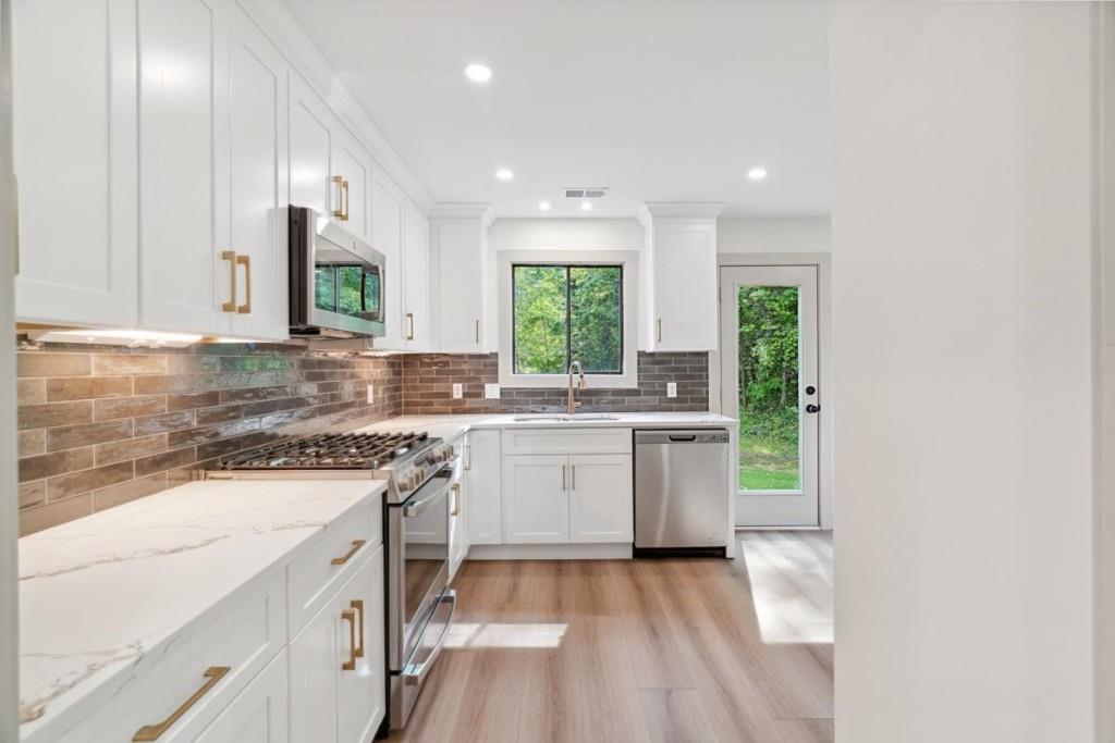 2934 Wendover Street