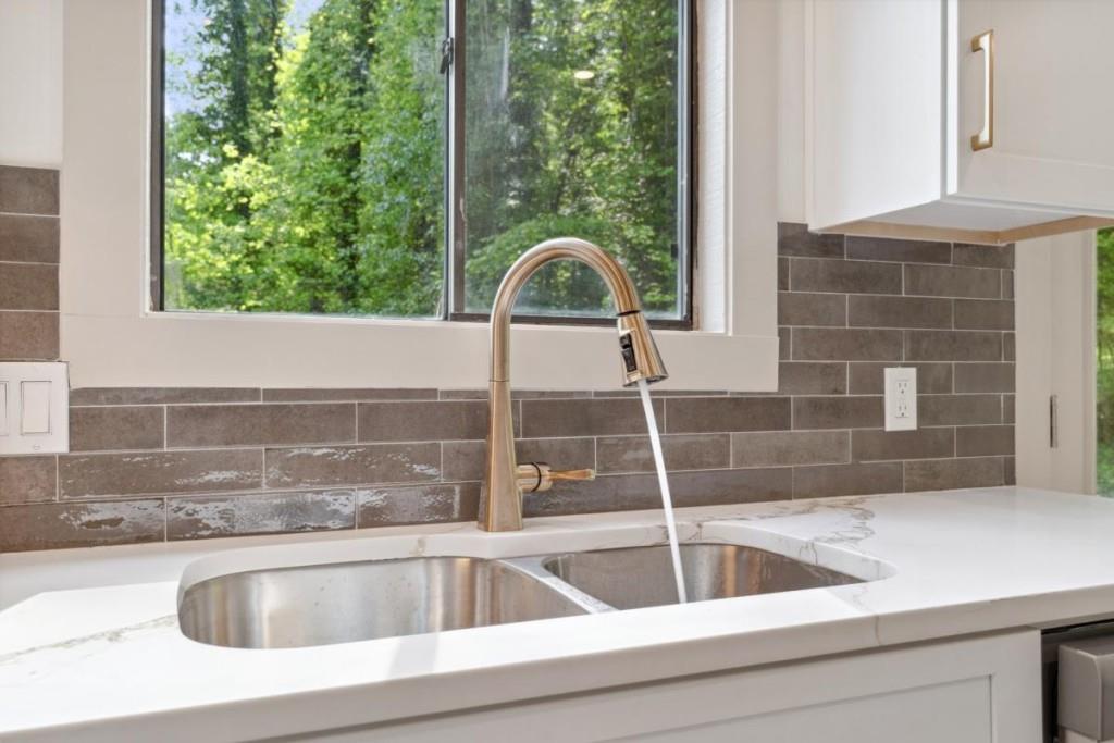 2934 Wendover Street