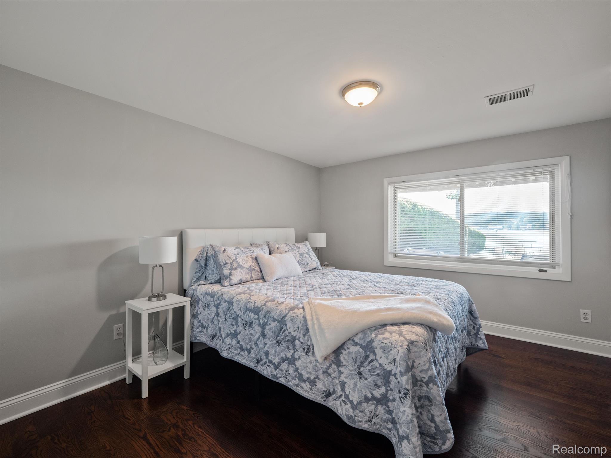 3225 WHITFIELD CRT