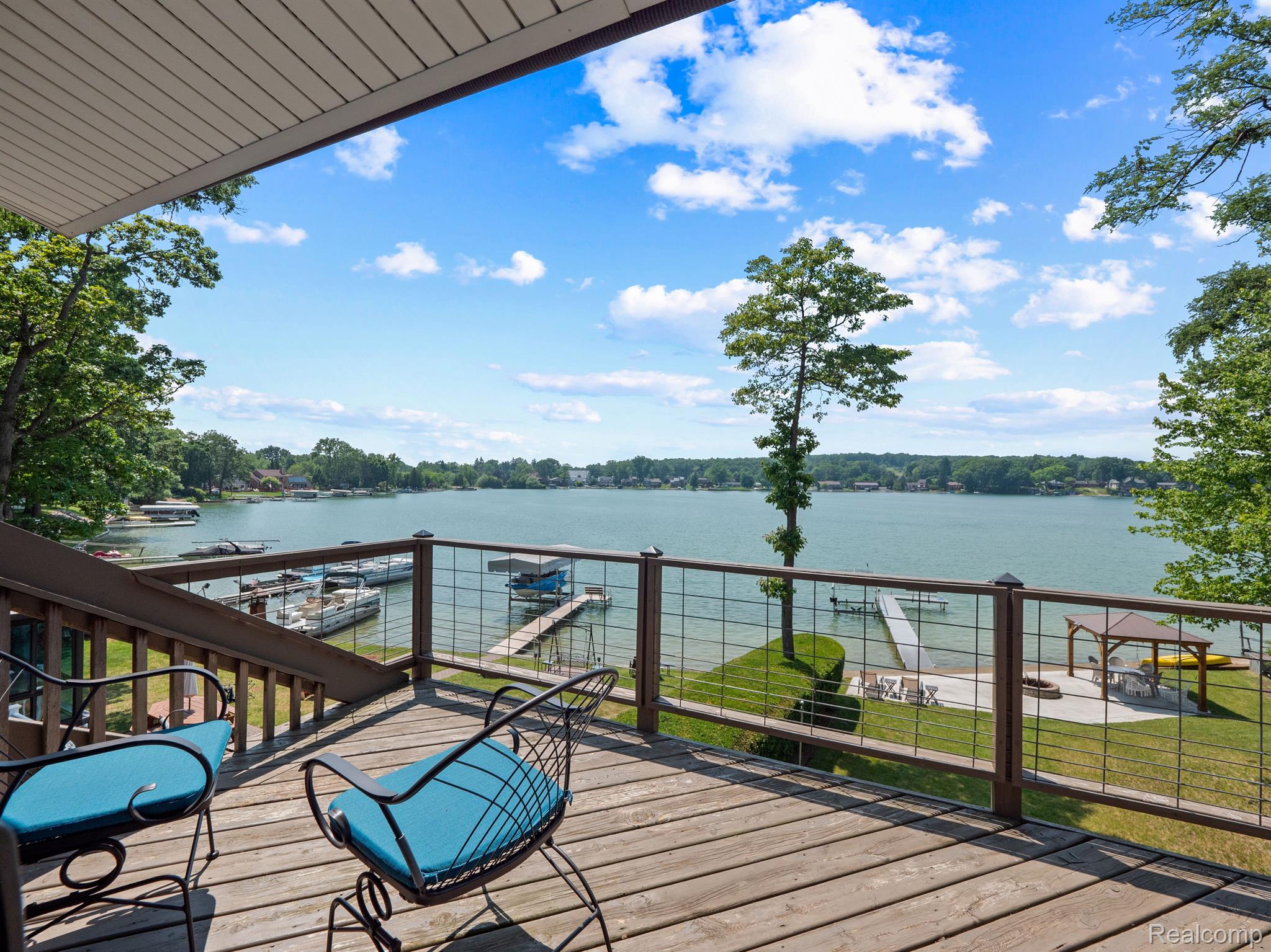 3225 WHITFIELD CRT