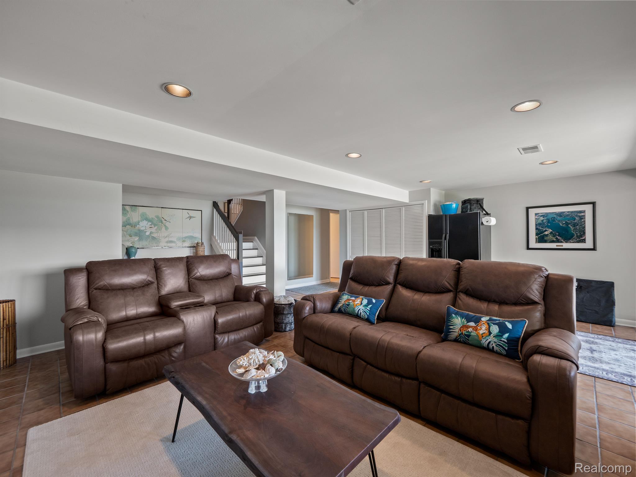 3225 WHITFIELD CRT