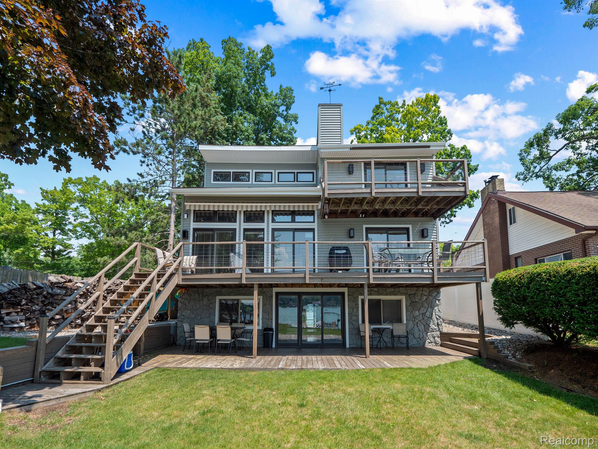 3225 WHITFIELD CRT