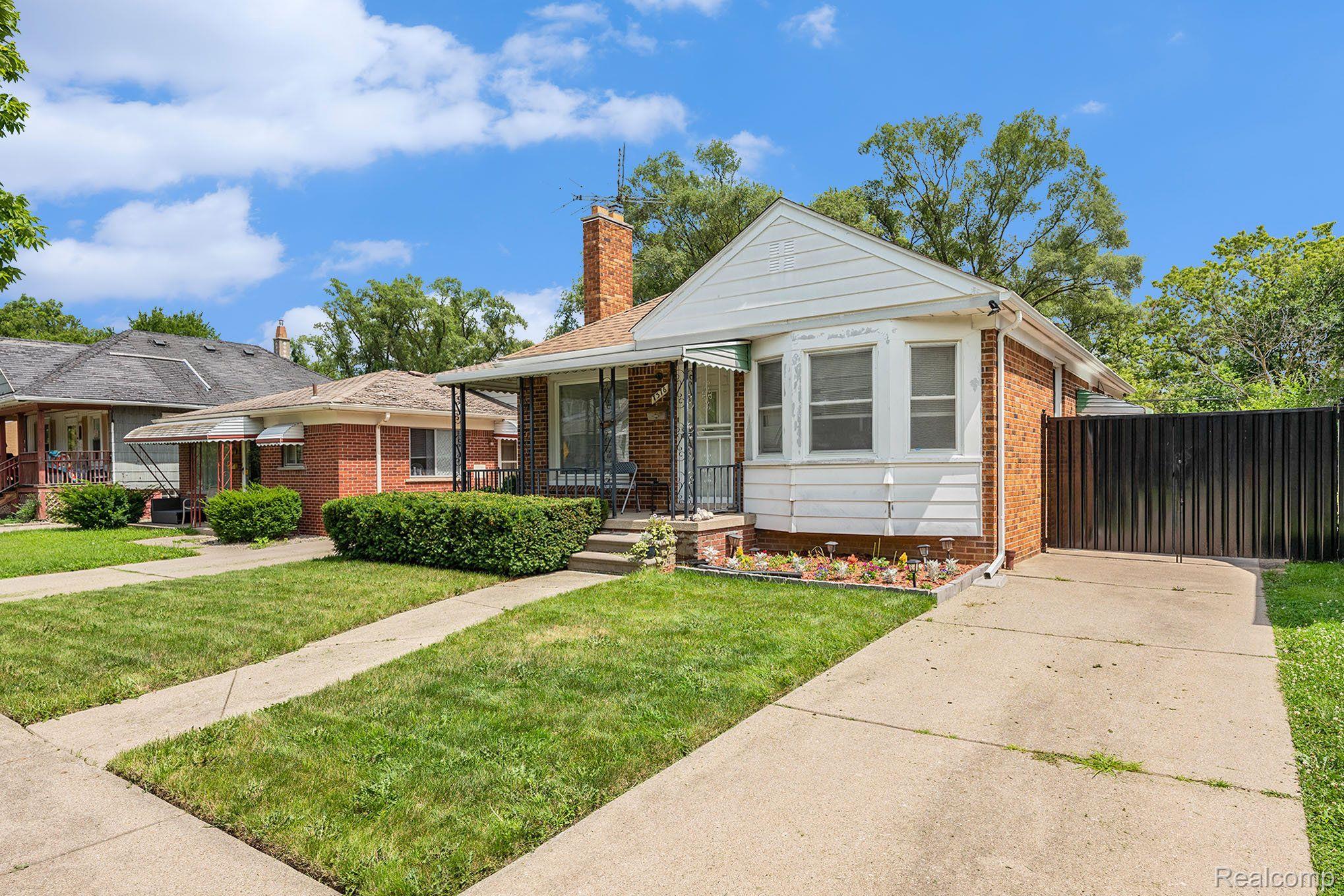 7376 FAUST AVE