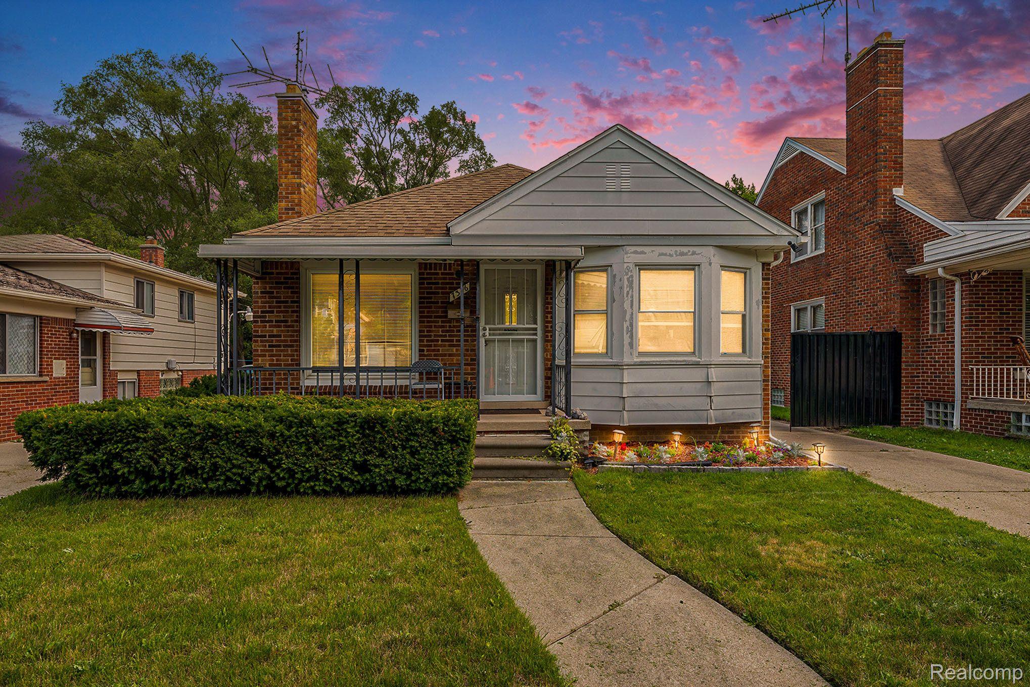 7376 FAUST AVE