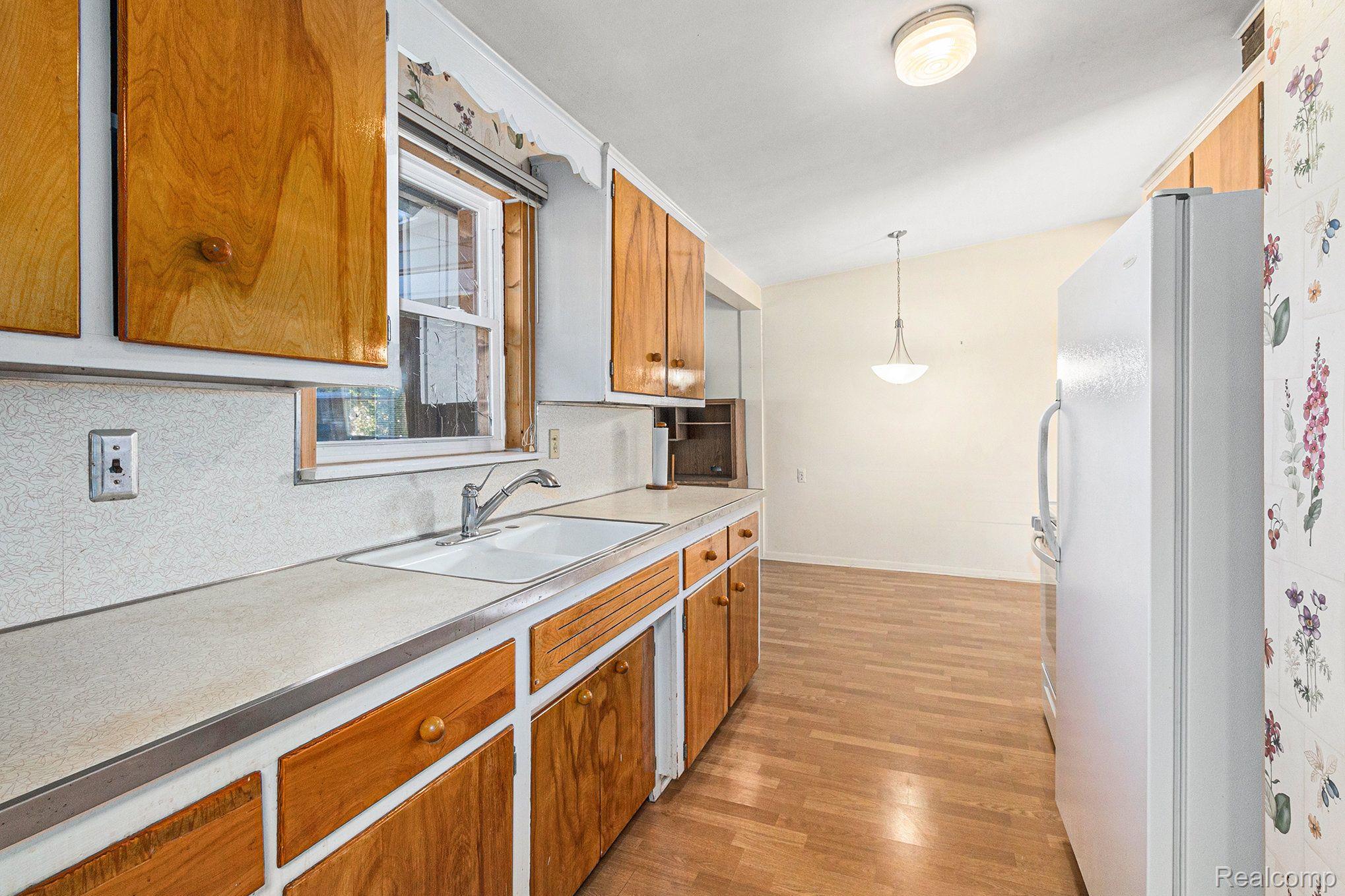 120 REDRUTH AVE