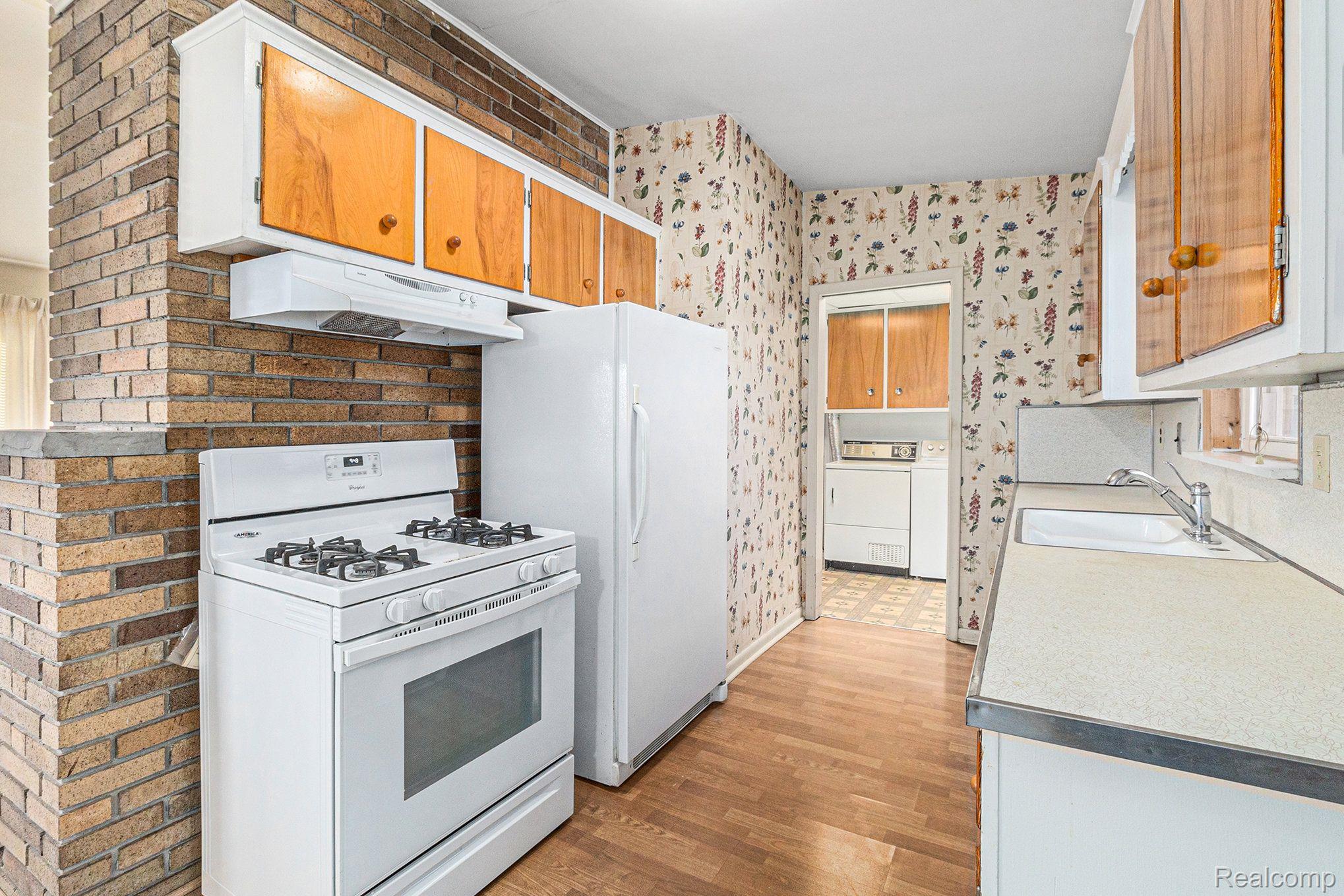 120 REDRUTH AVE