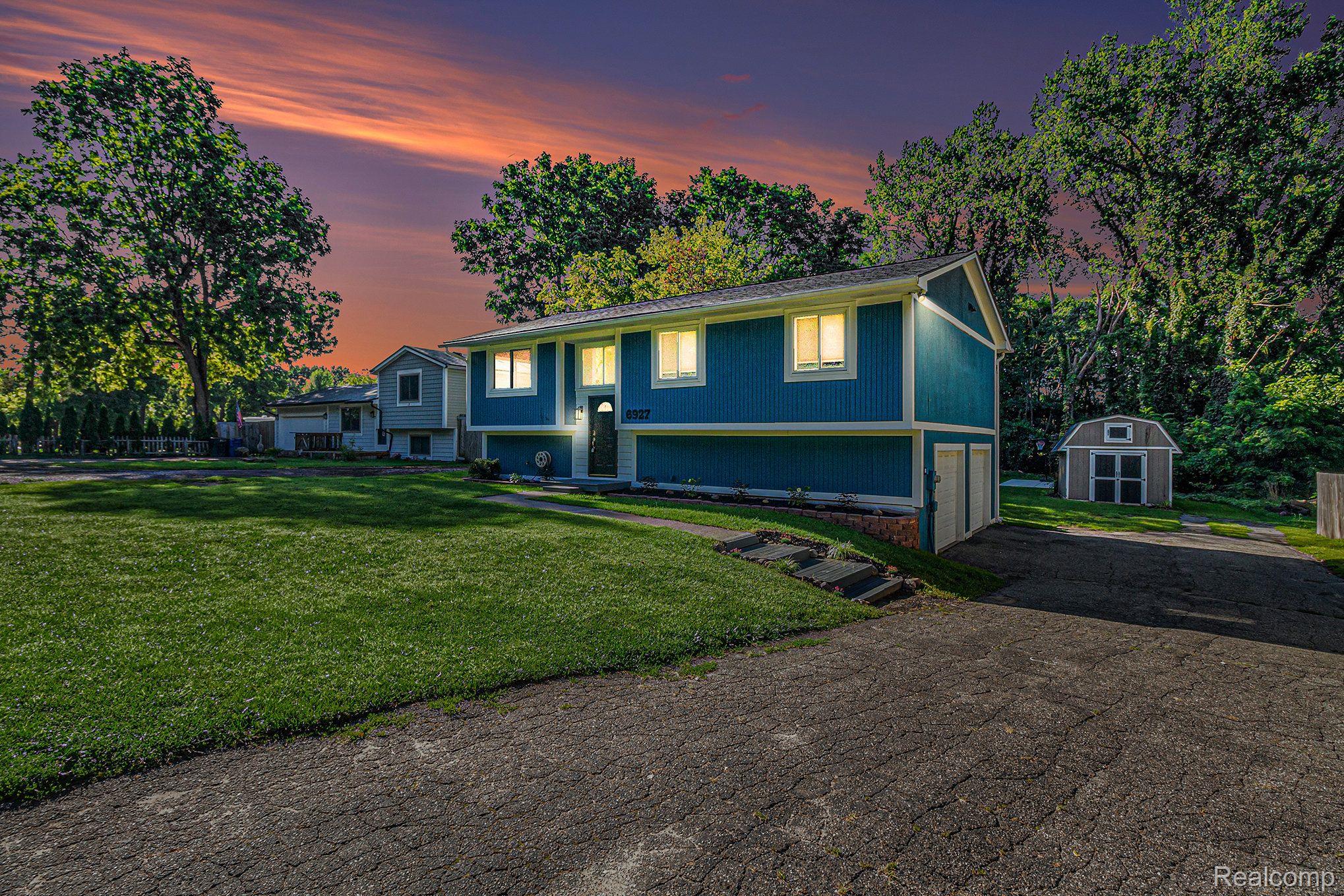6927 PONTIAC LAKE RD