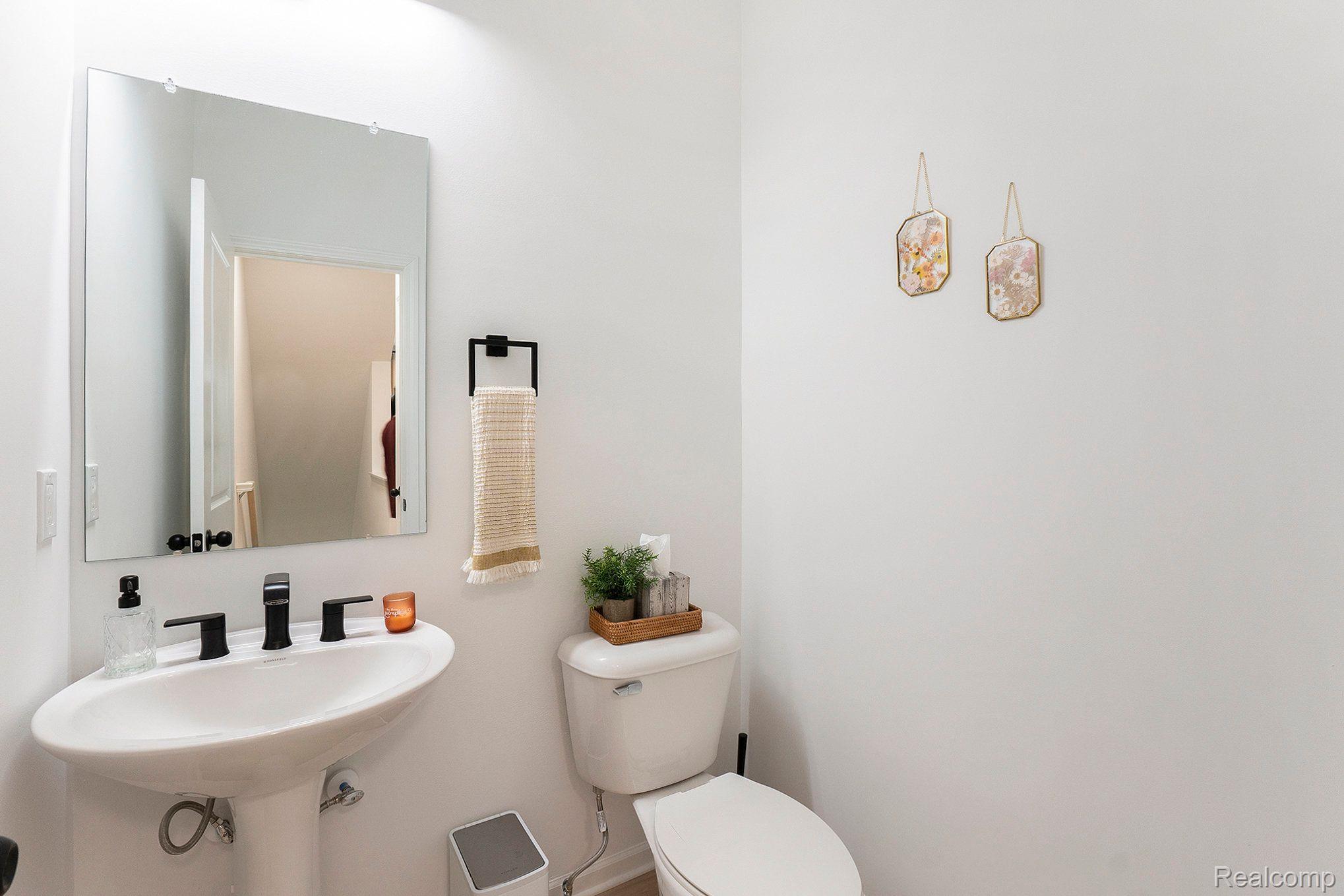 3949 TRAILWAYCOMMONS CIR