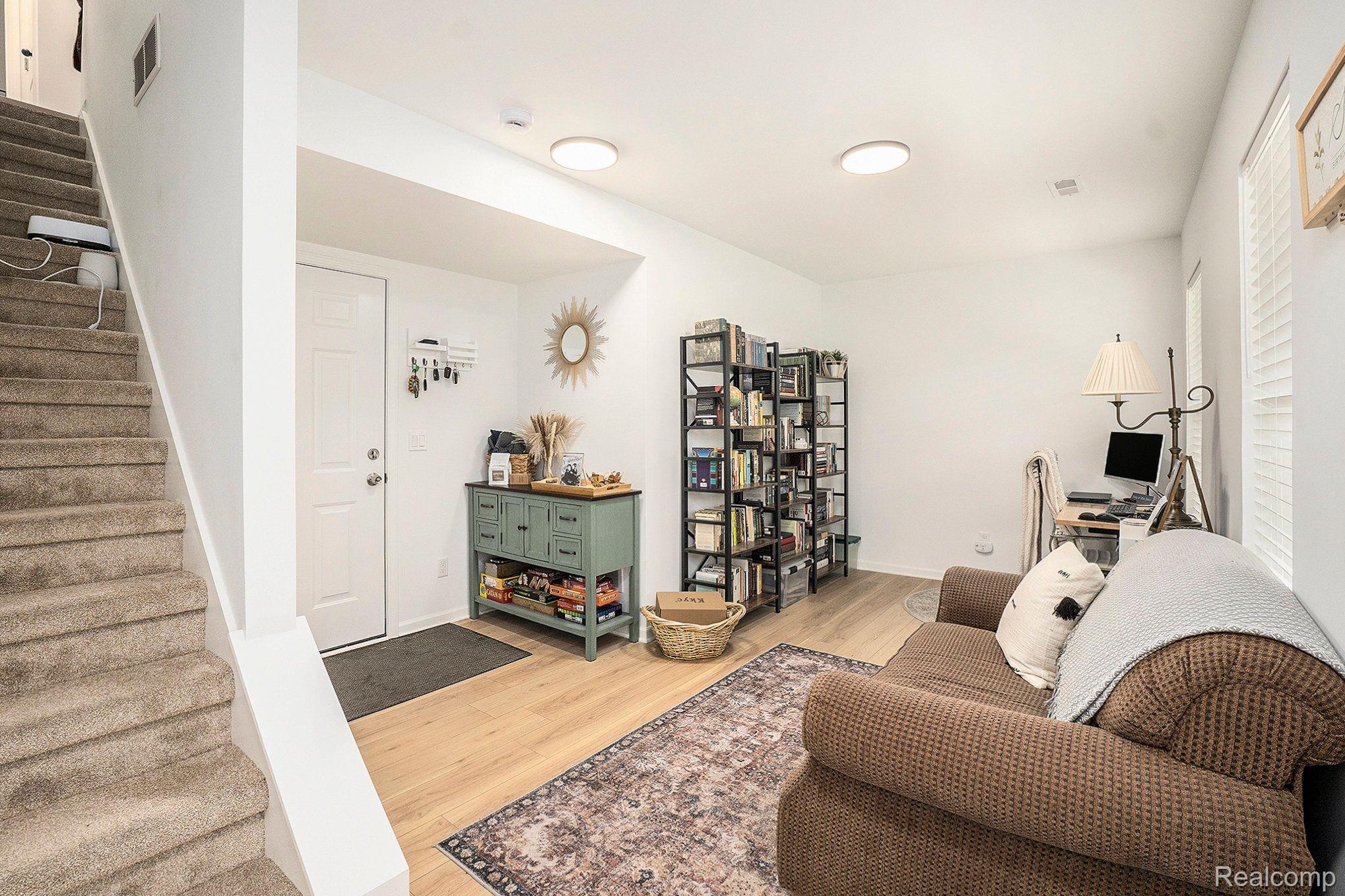 3949 TRAILWAYCOMMONS CIR