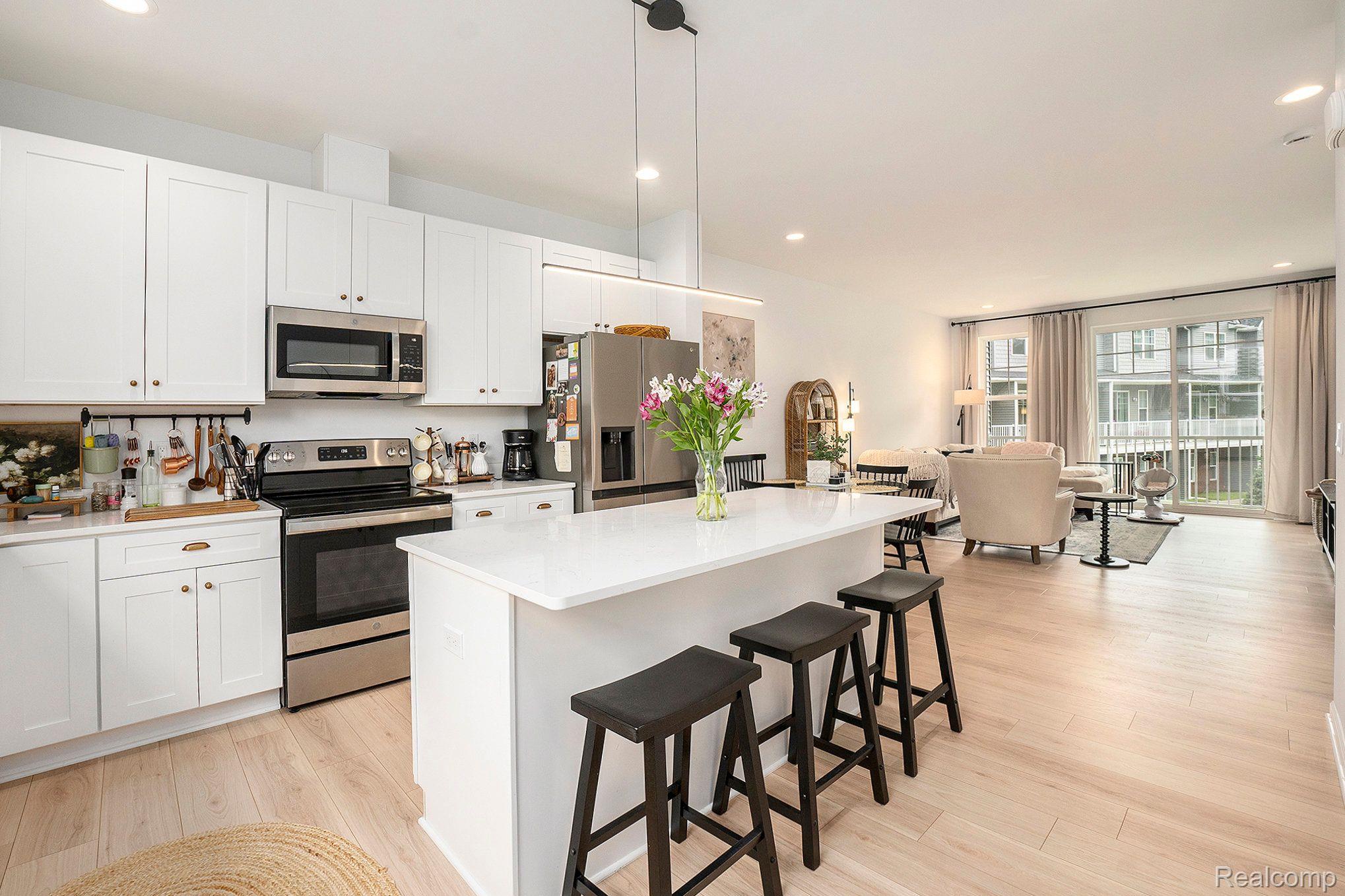 3949 TRAILWAYCOMMONS CIR