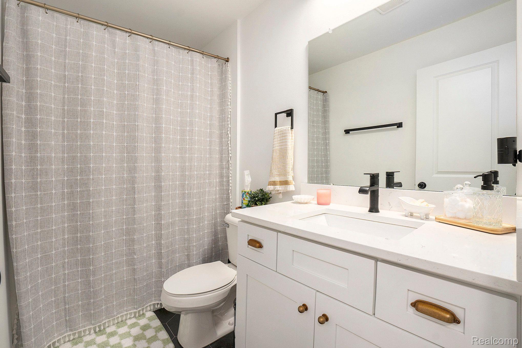 3949 TRAILWAYCOMMONS CIR