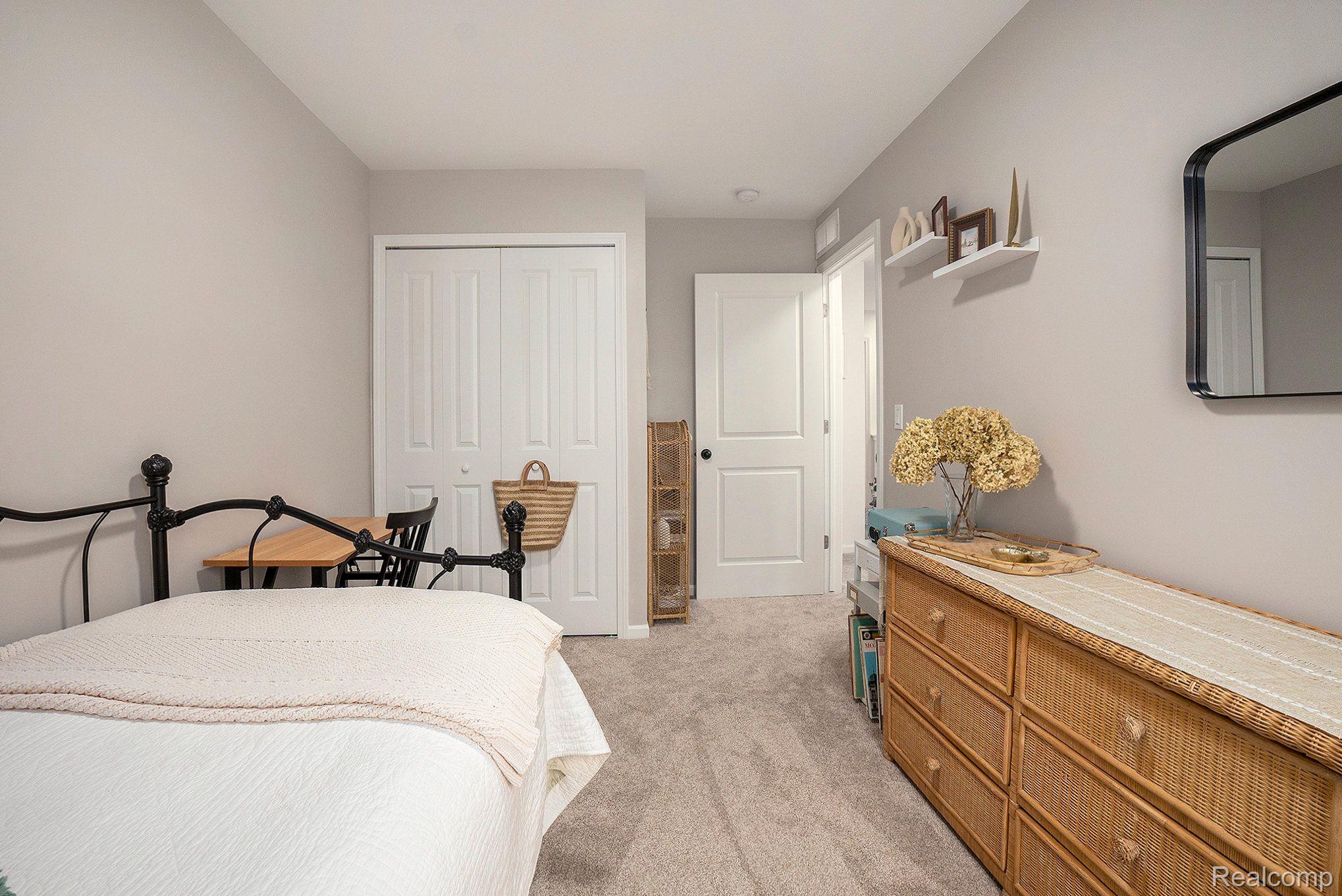 3949 TRAILWAYCOMMONS CIR