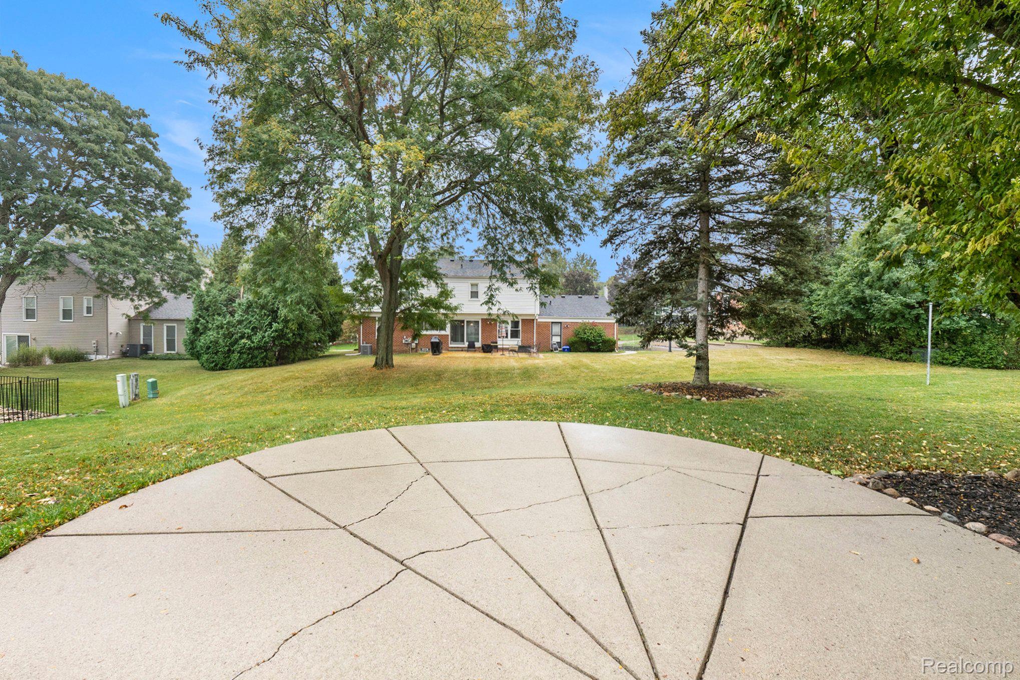 4273 GREENSTOWN DR