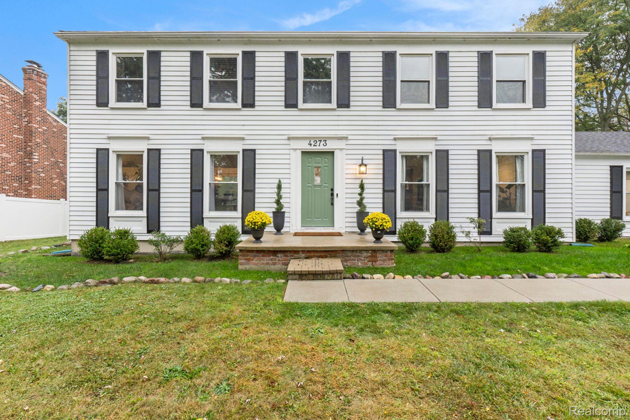 4273 GREENSTOWN DR