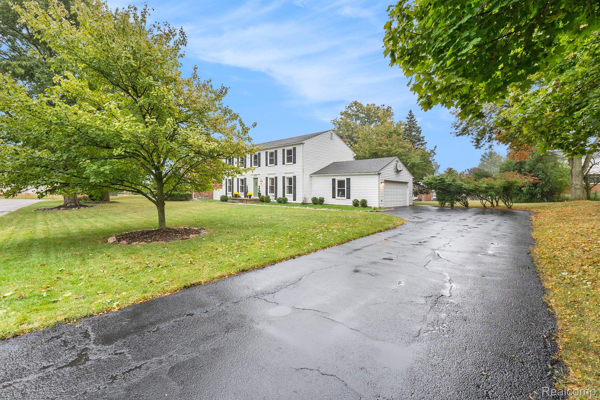 4273 GREENSTOWN DR