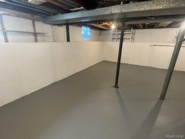 33 W STRATHMORE AVE