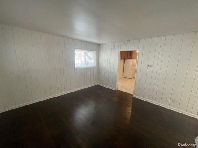 33 W STRATHMORE AVE