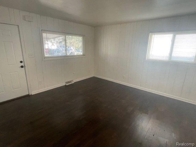 33 W STRATHMORE AVE