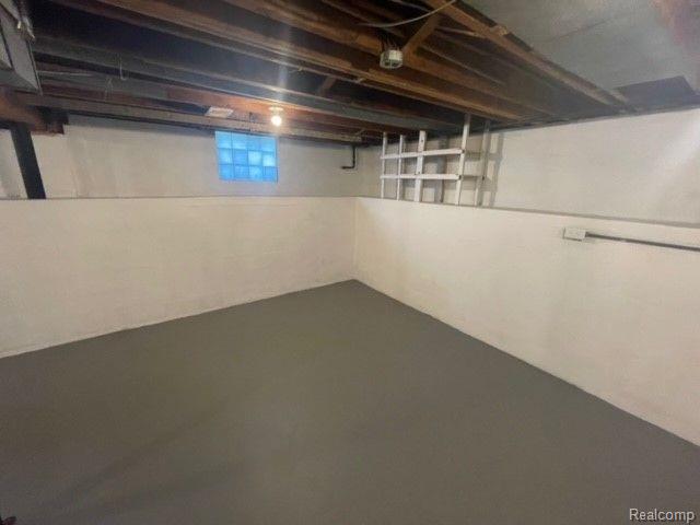 33 W STRATHMORE AVE
