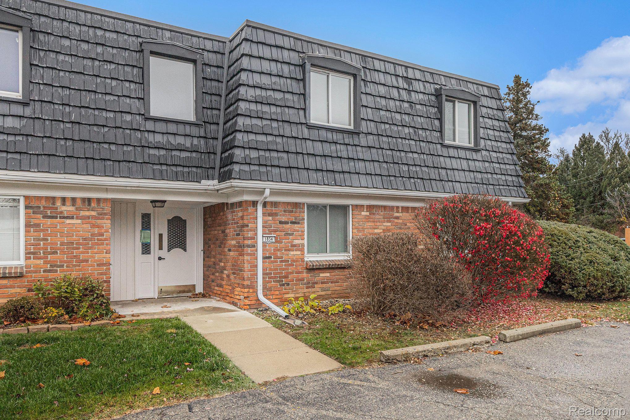 1834 COLONIAL VILLAGE WAY 2