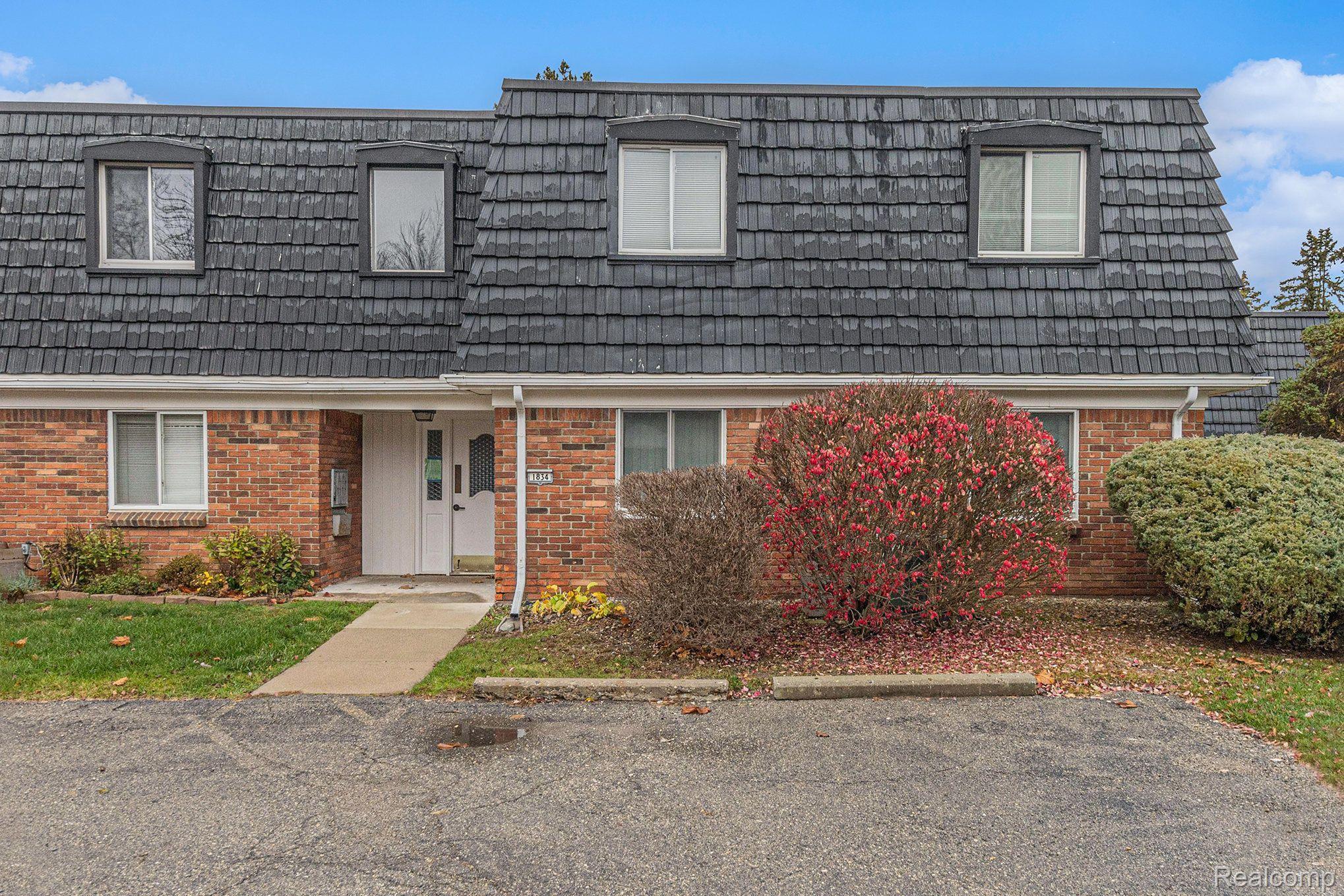 1834 COLONIAL VILLAGE WAY 2