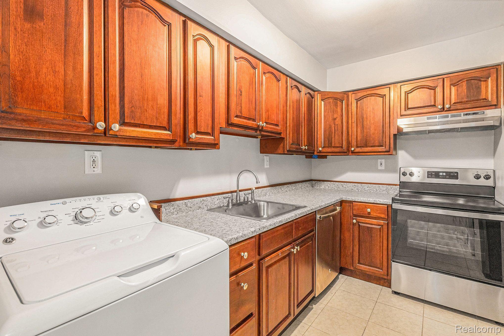 1834 COLONIAL VILLAGE WAY 2