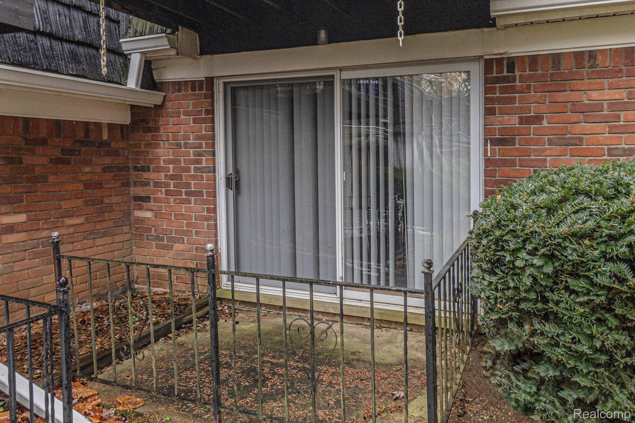 1834 COLONIAL VILLAGE WAY 2