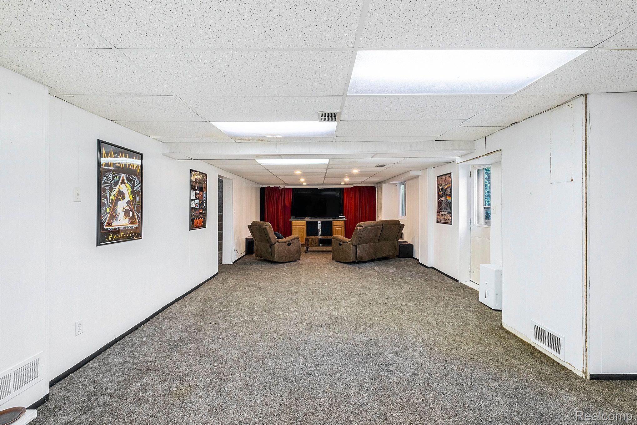 5045 Mellwood DR