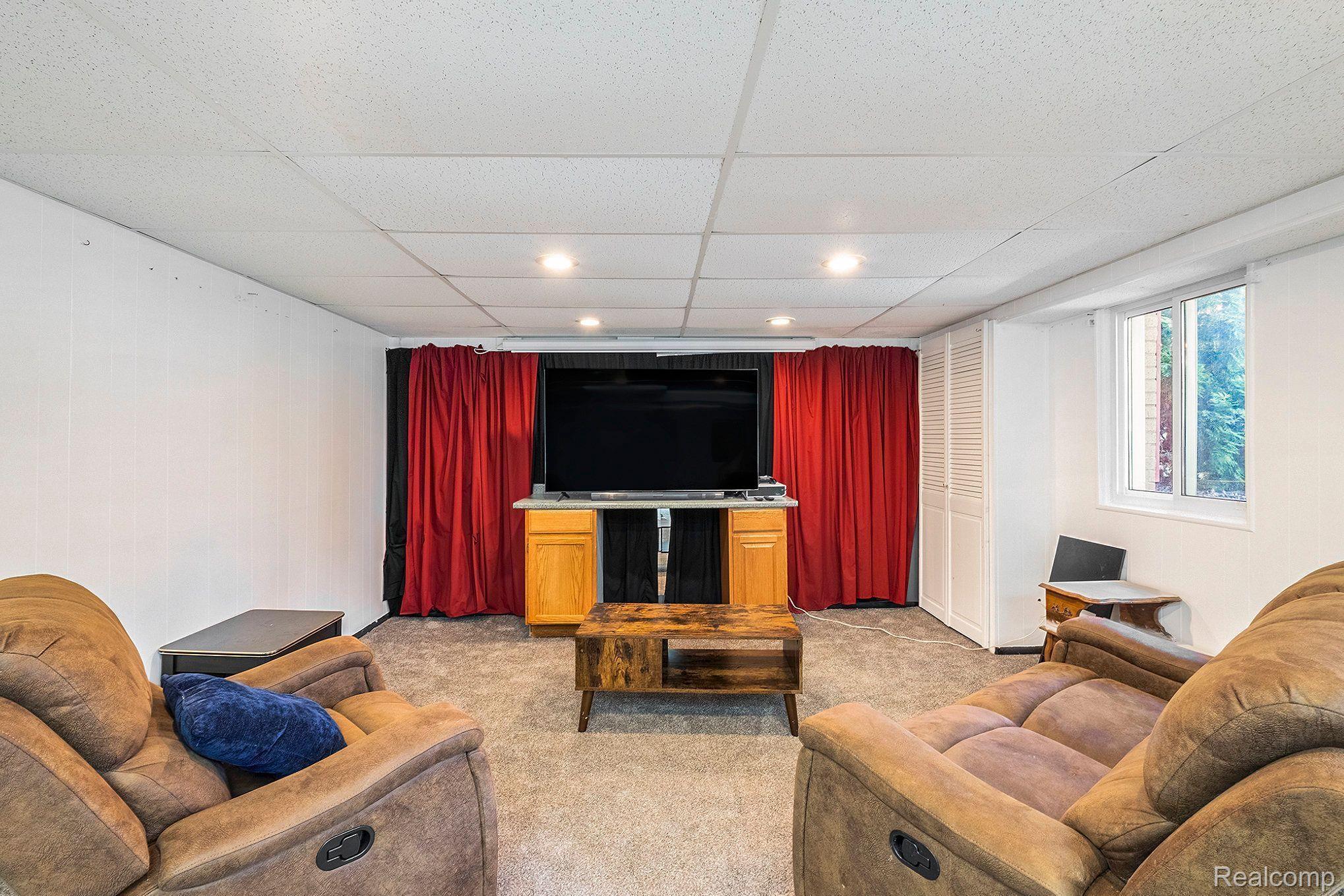 5045 Mellwood DR