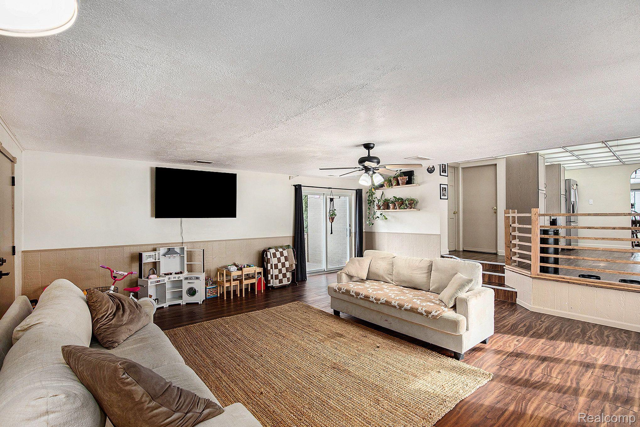5045 Mellwood DR