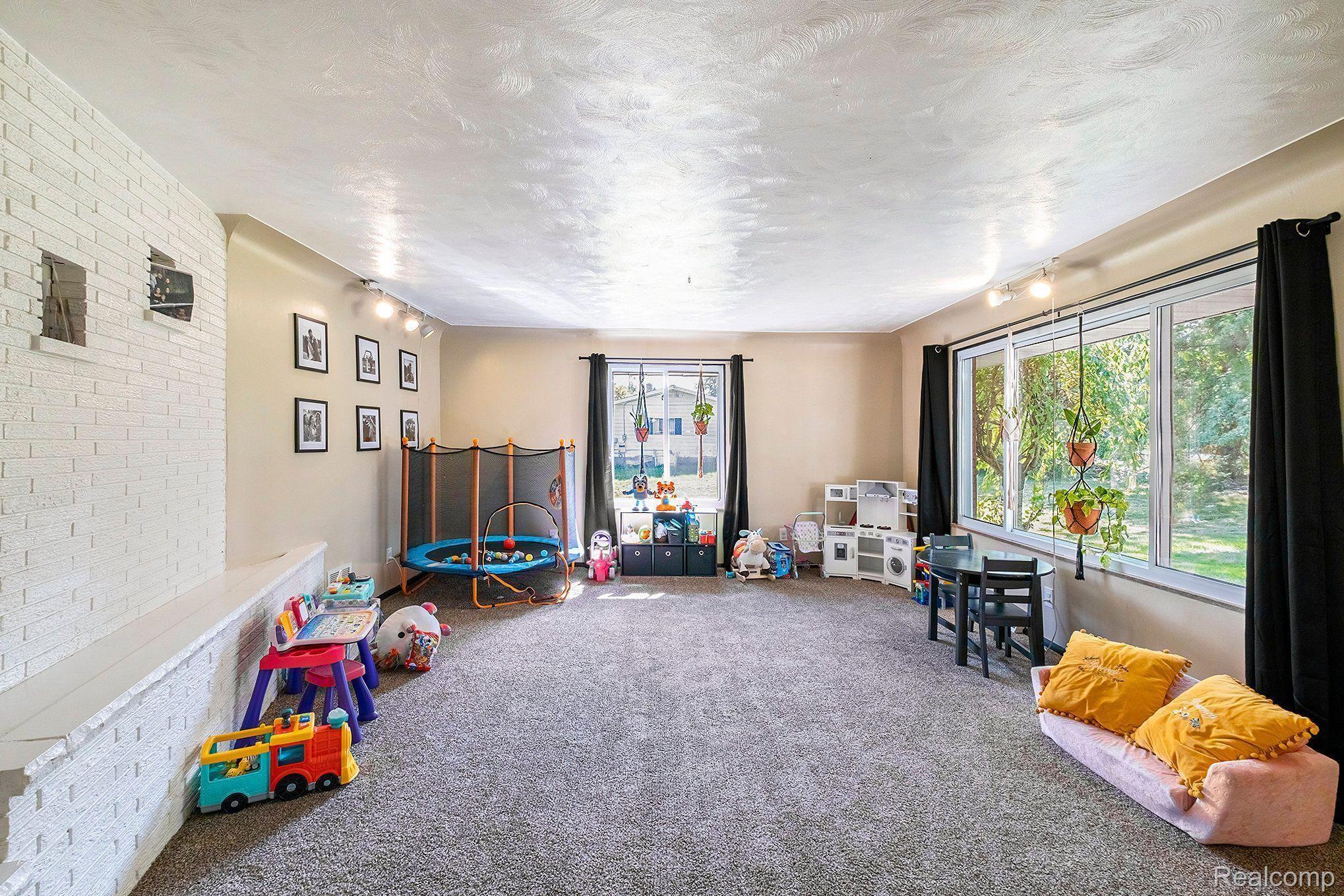 5045 Mellwood DR