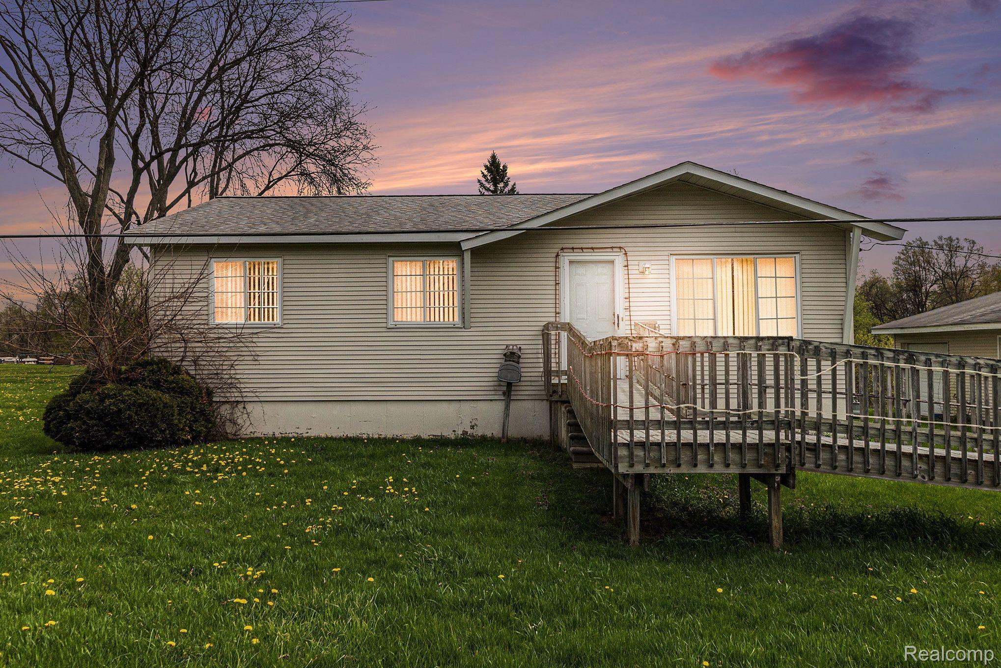 942 S DUCK LAKE RD