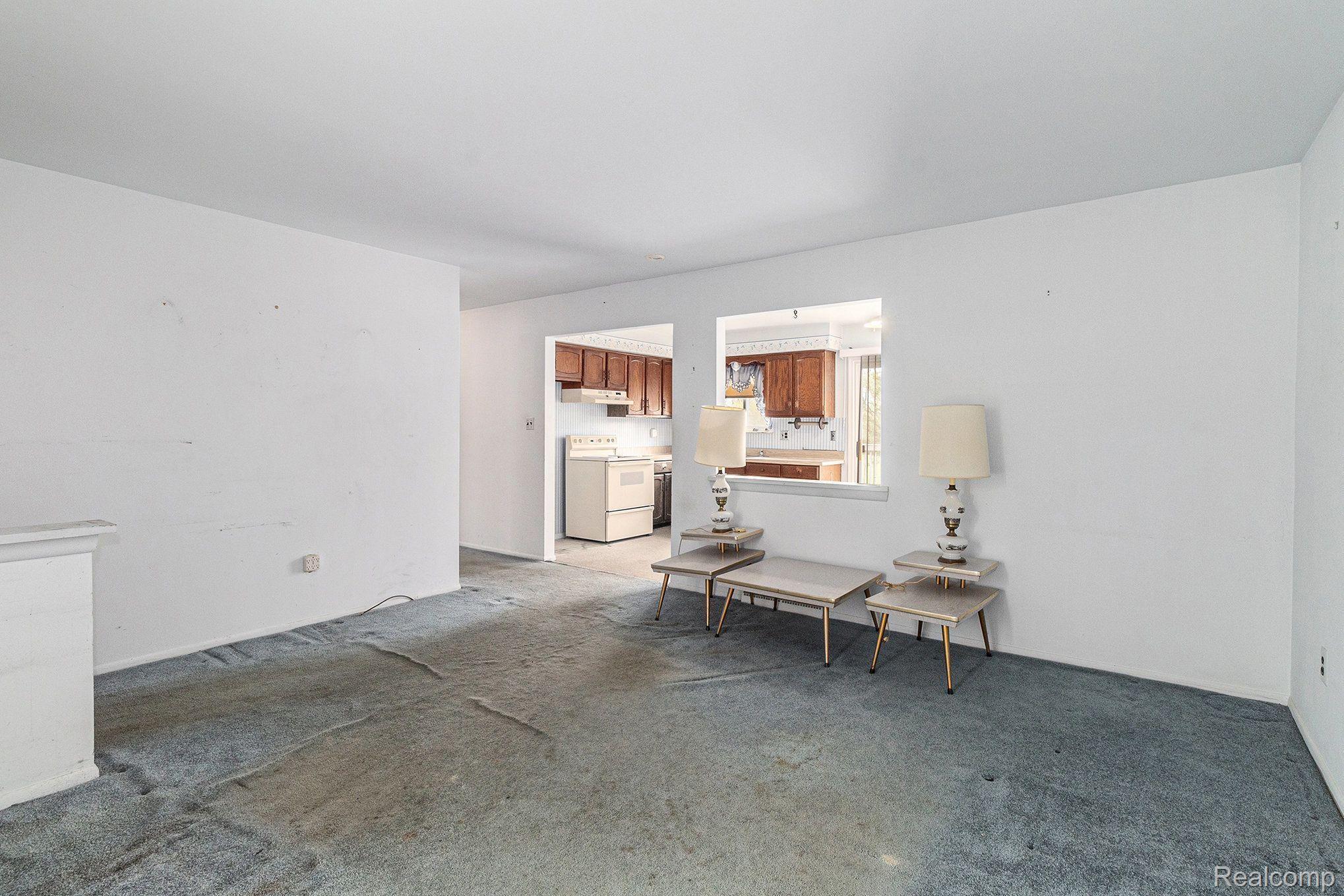 942 S DUCK LAKE RD