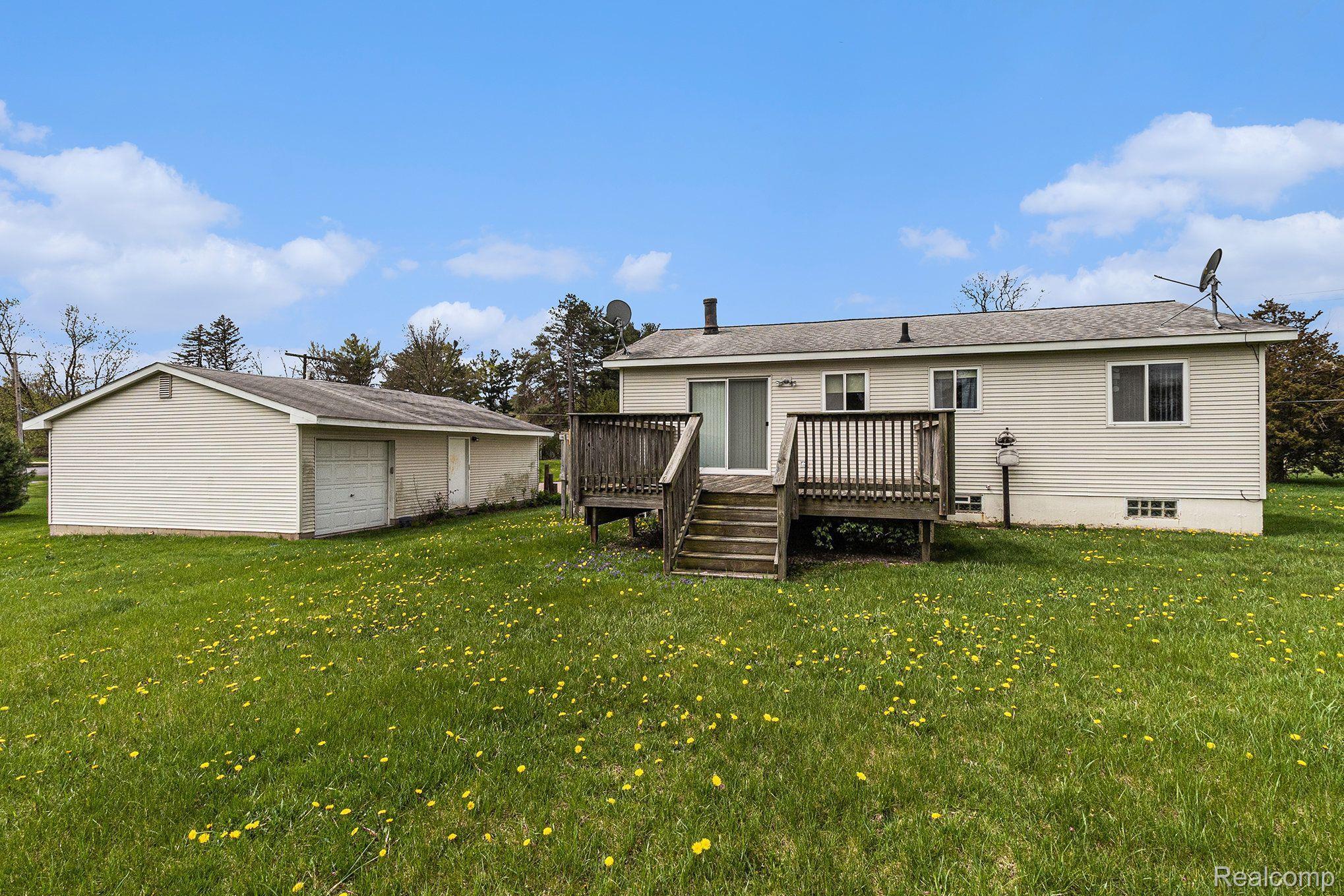 942 S DUCK LAKE RD