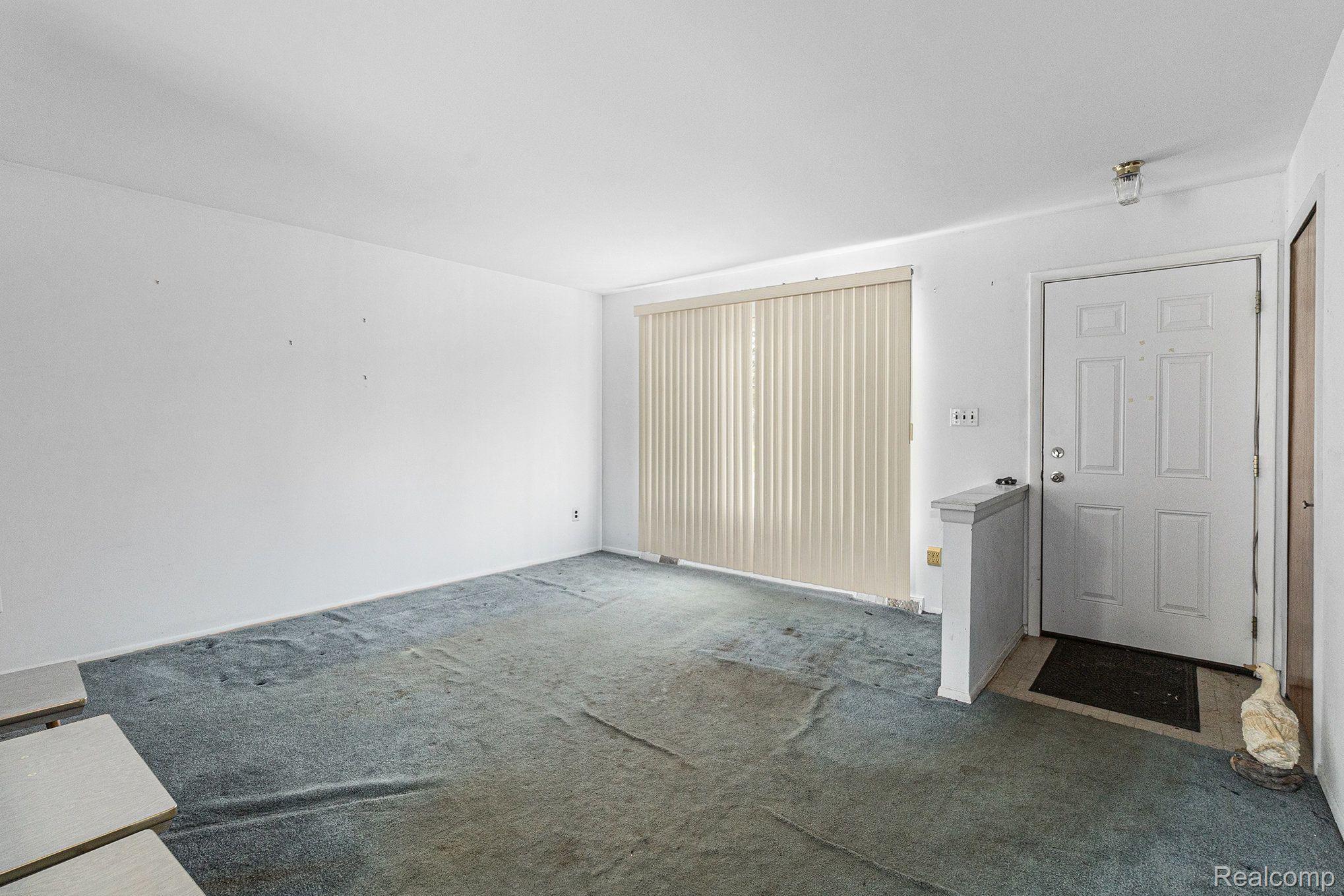 942 S DUCK LAKE RD