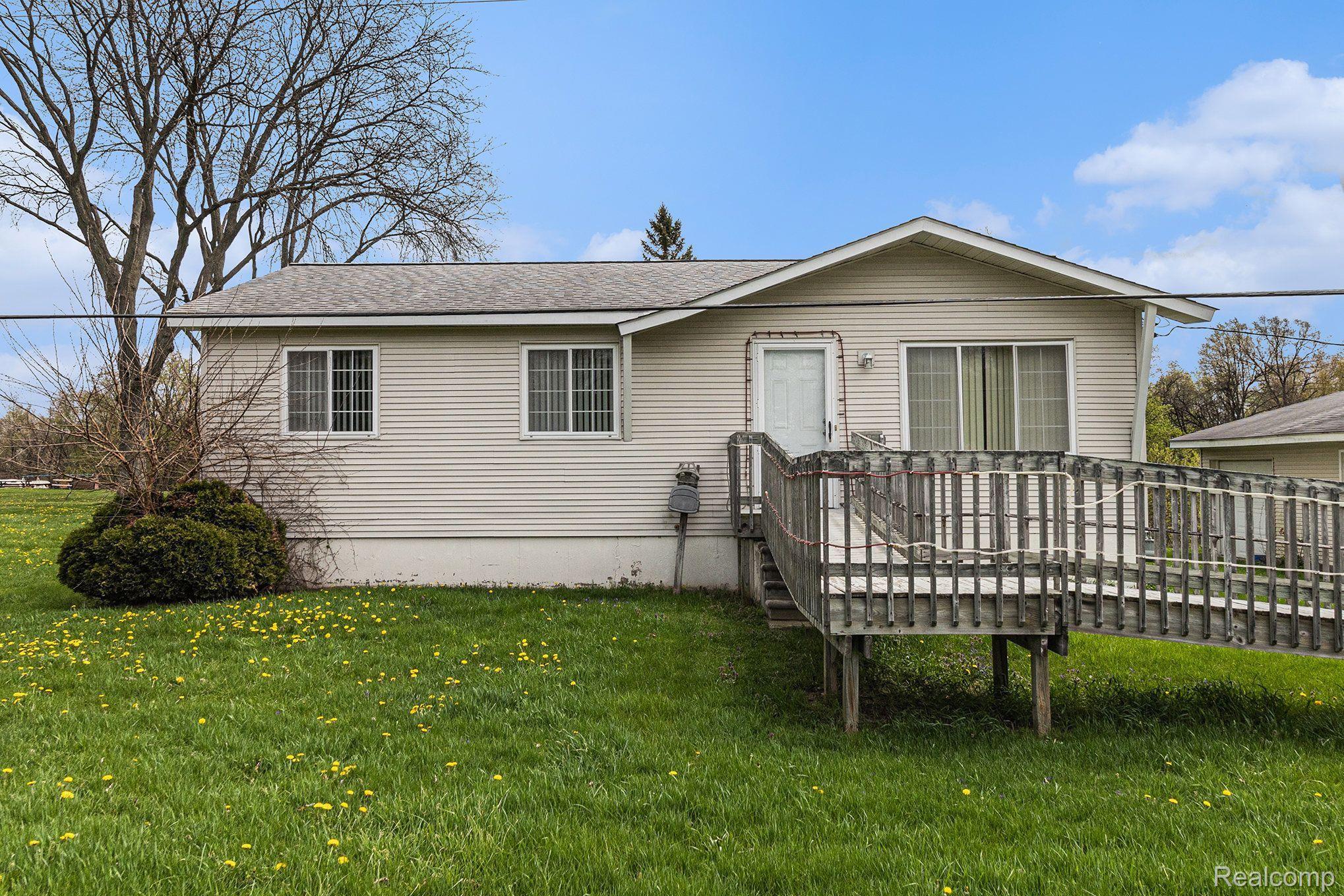 942 S DUCK LAKE RD