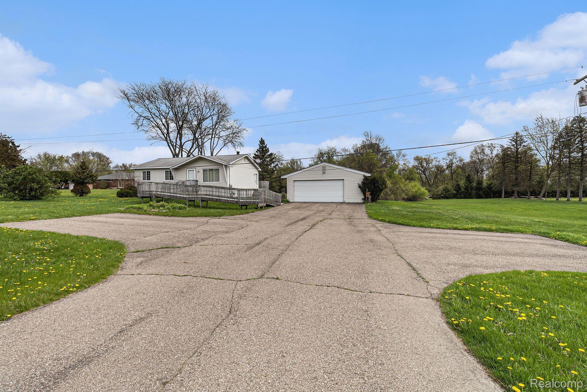 942 S DUCK LAKE RD