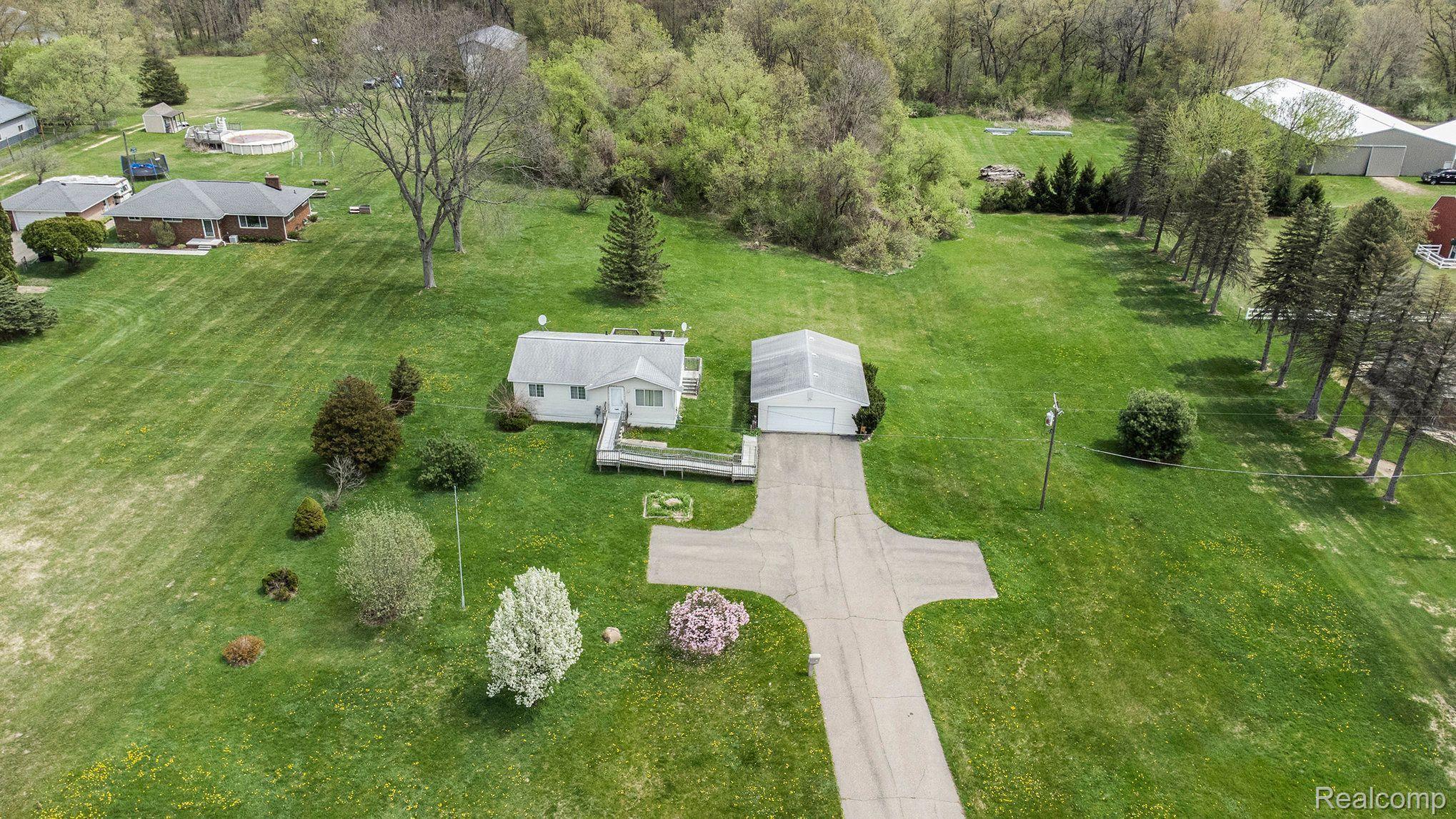 942 S DUCK LAKE RD