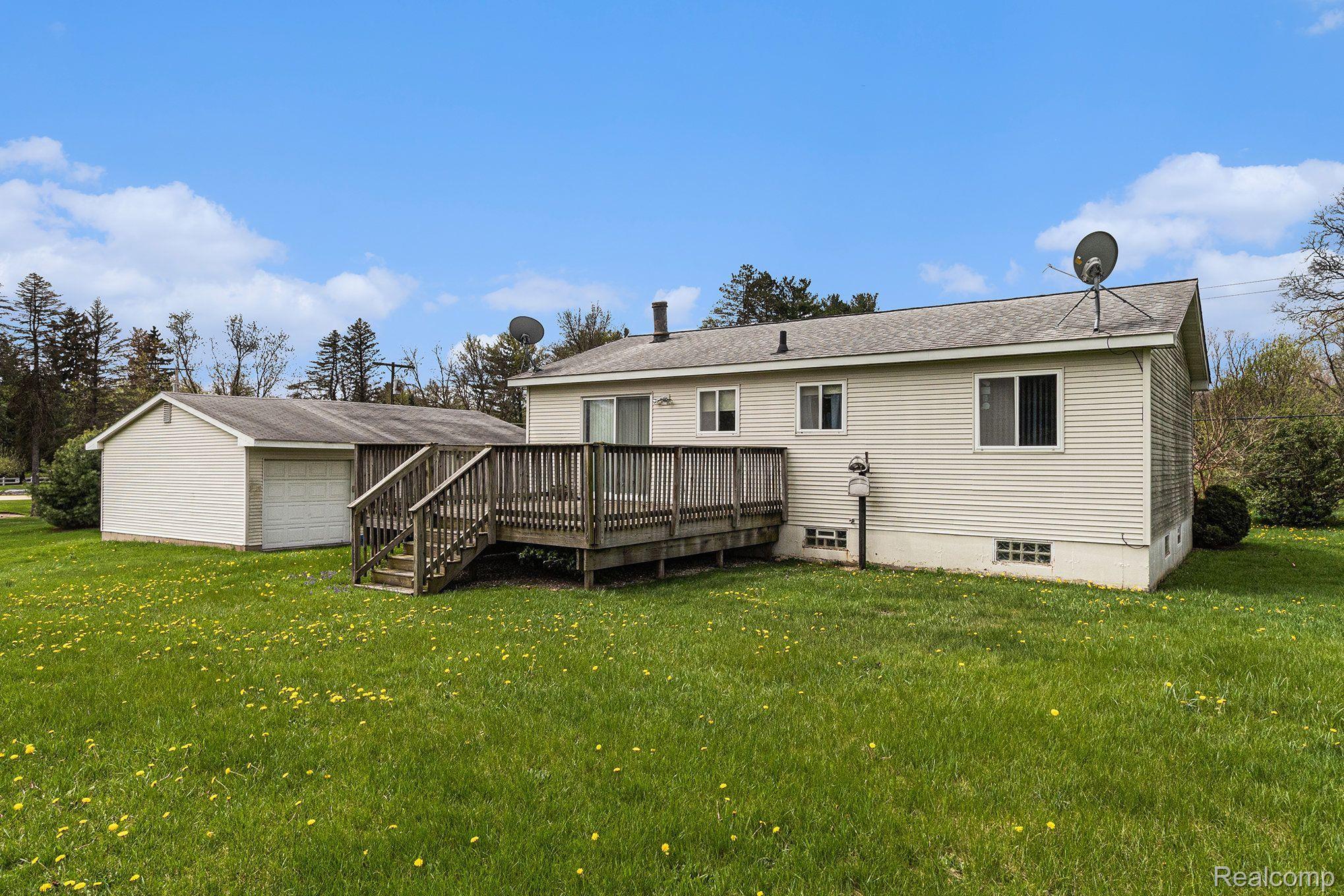 942 S DUCK LAKE RD