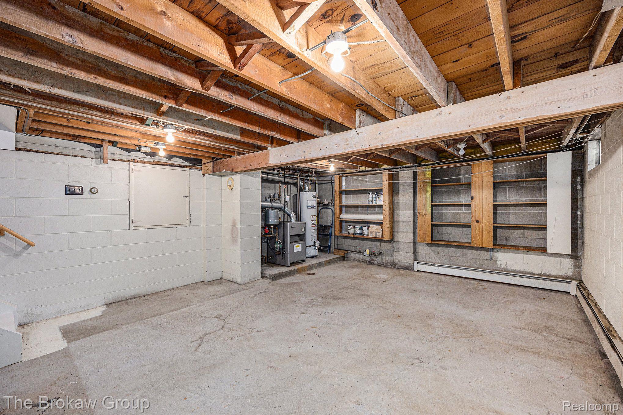 2724 HARRISON AVE