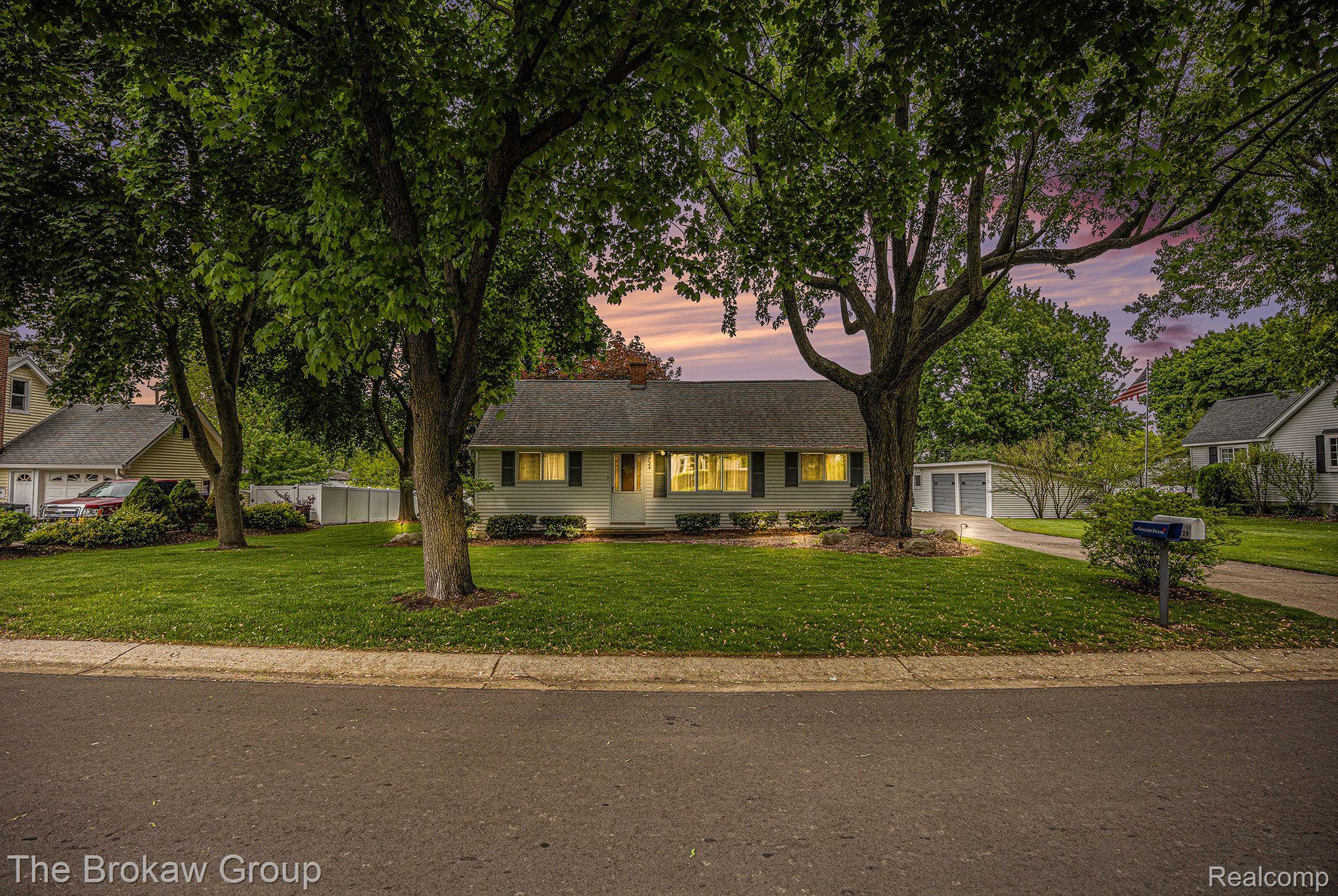 2724 HARRISON AVE