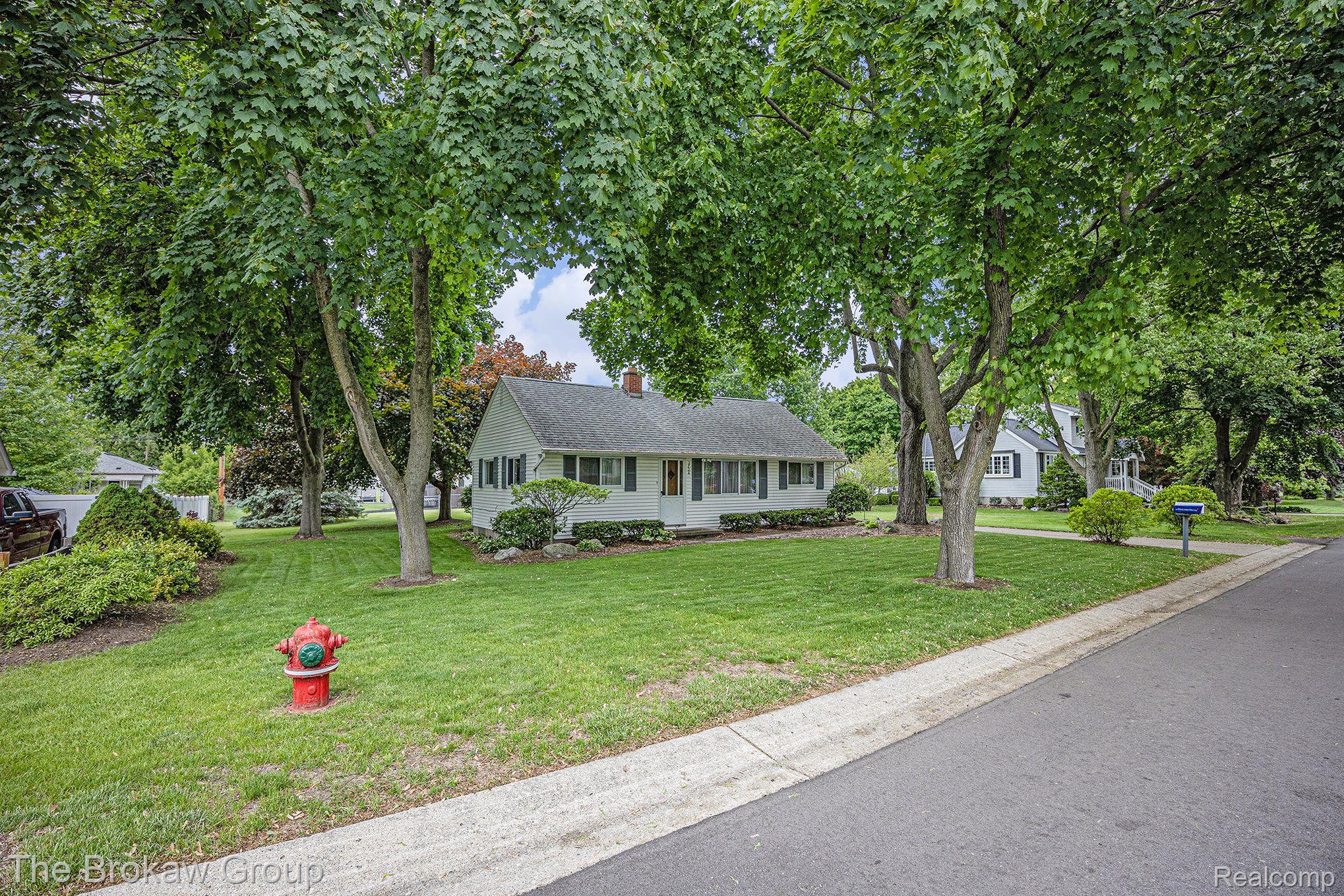 2724 HARRISON AVE