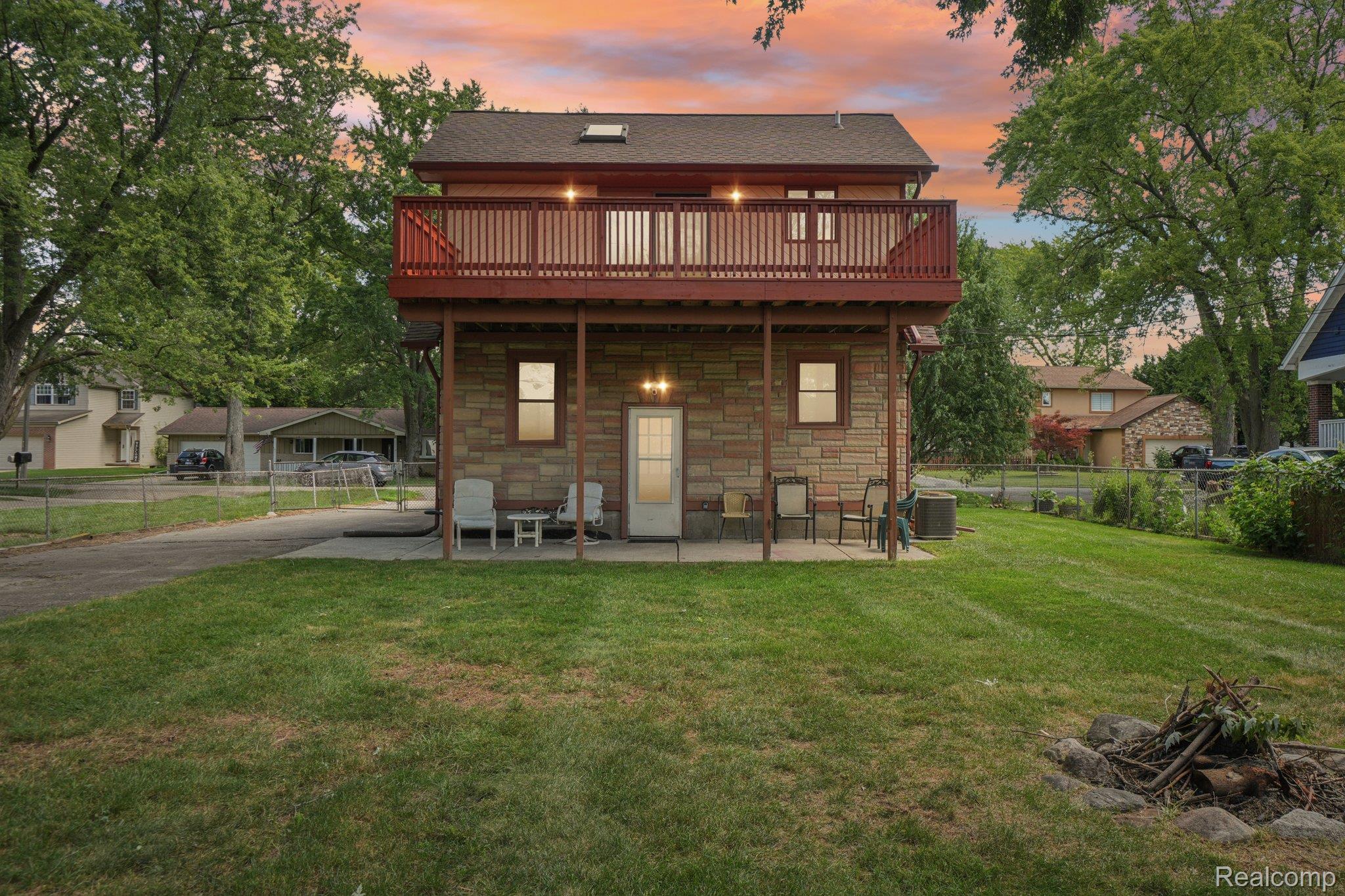 33 Goldner Avenue