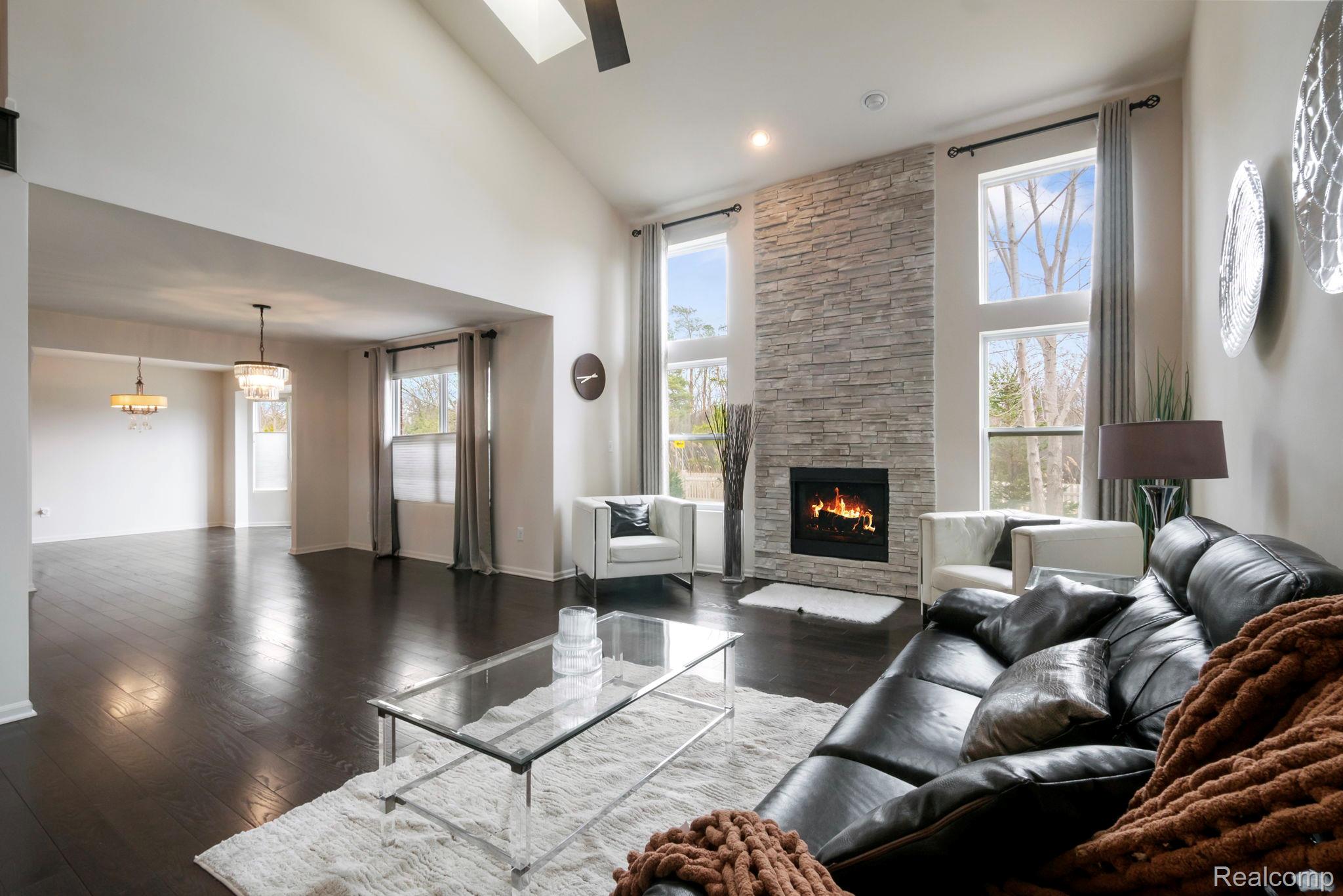 2495 Knollwood Drive