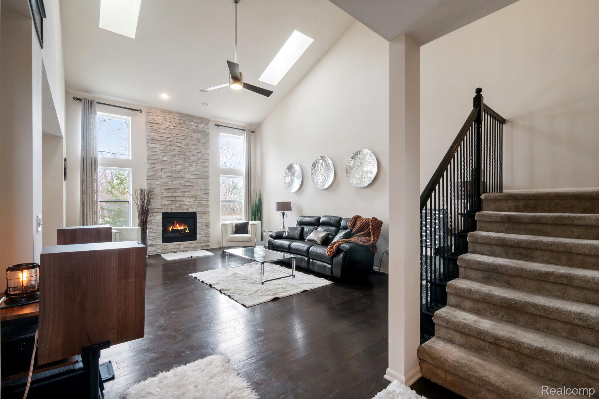 2495 Knollwood Drive