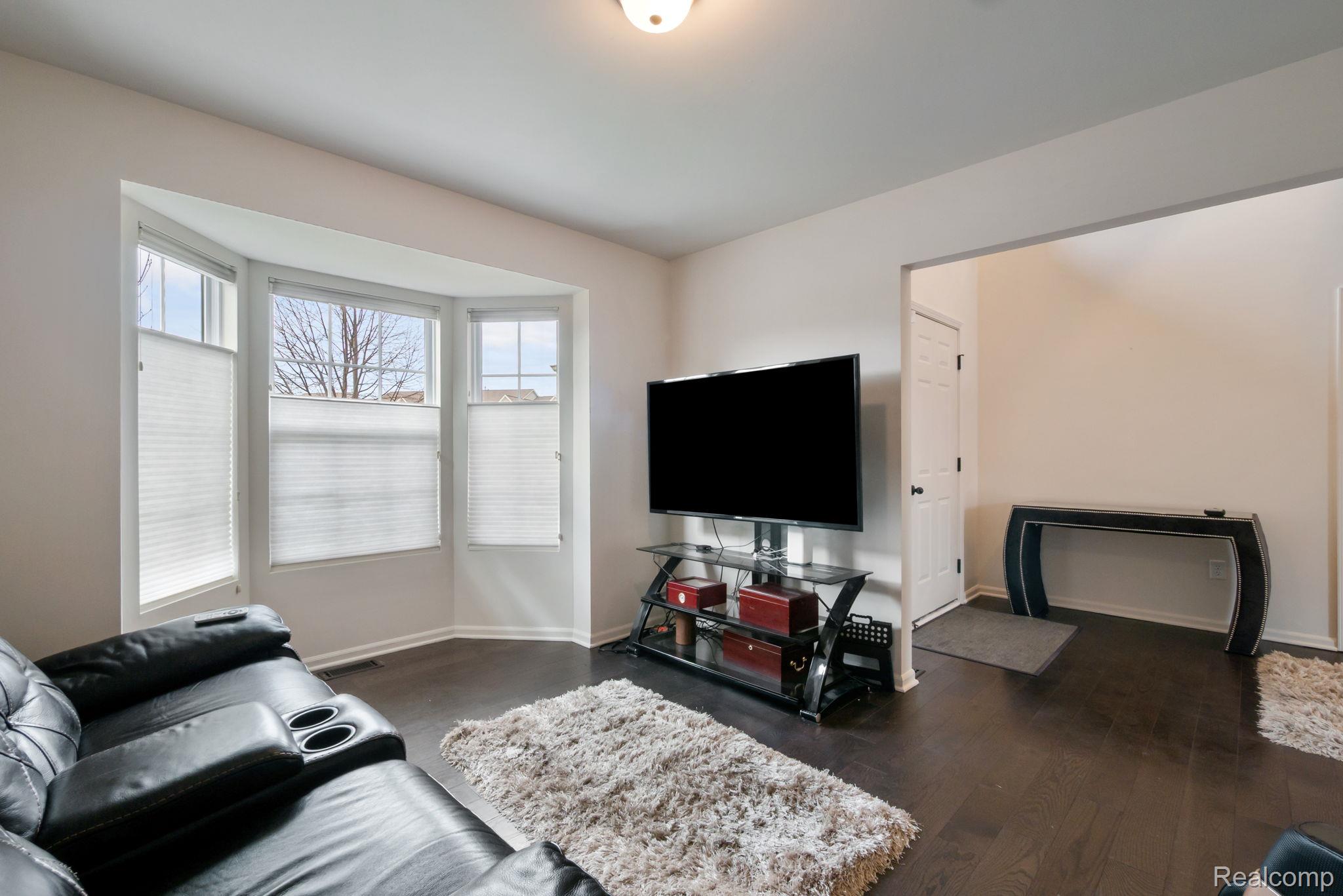 2495 Knollwood Drive