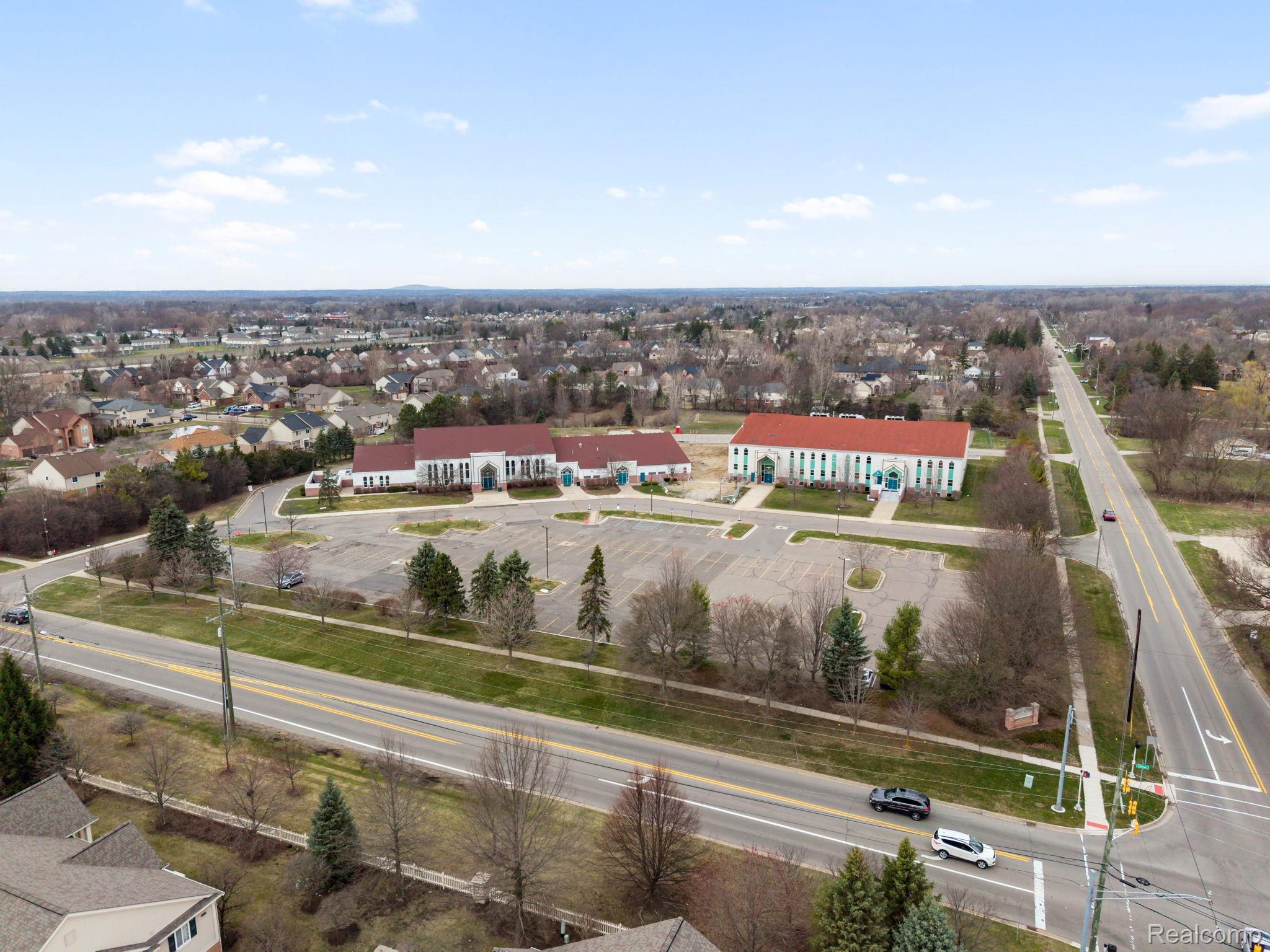 2495 Knollwood Drive