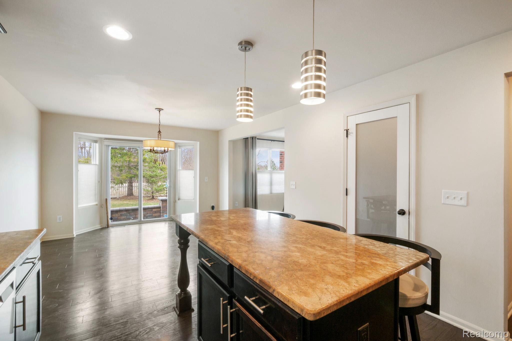 2495 Knollwood Drive