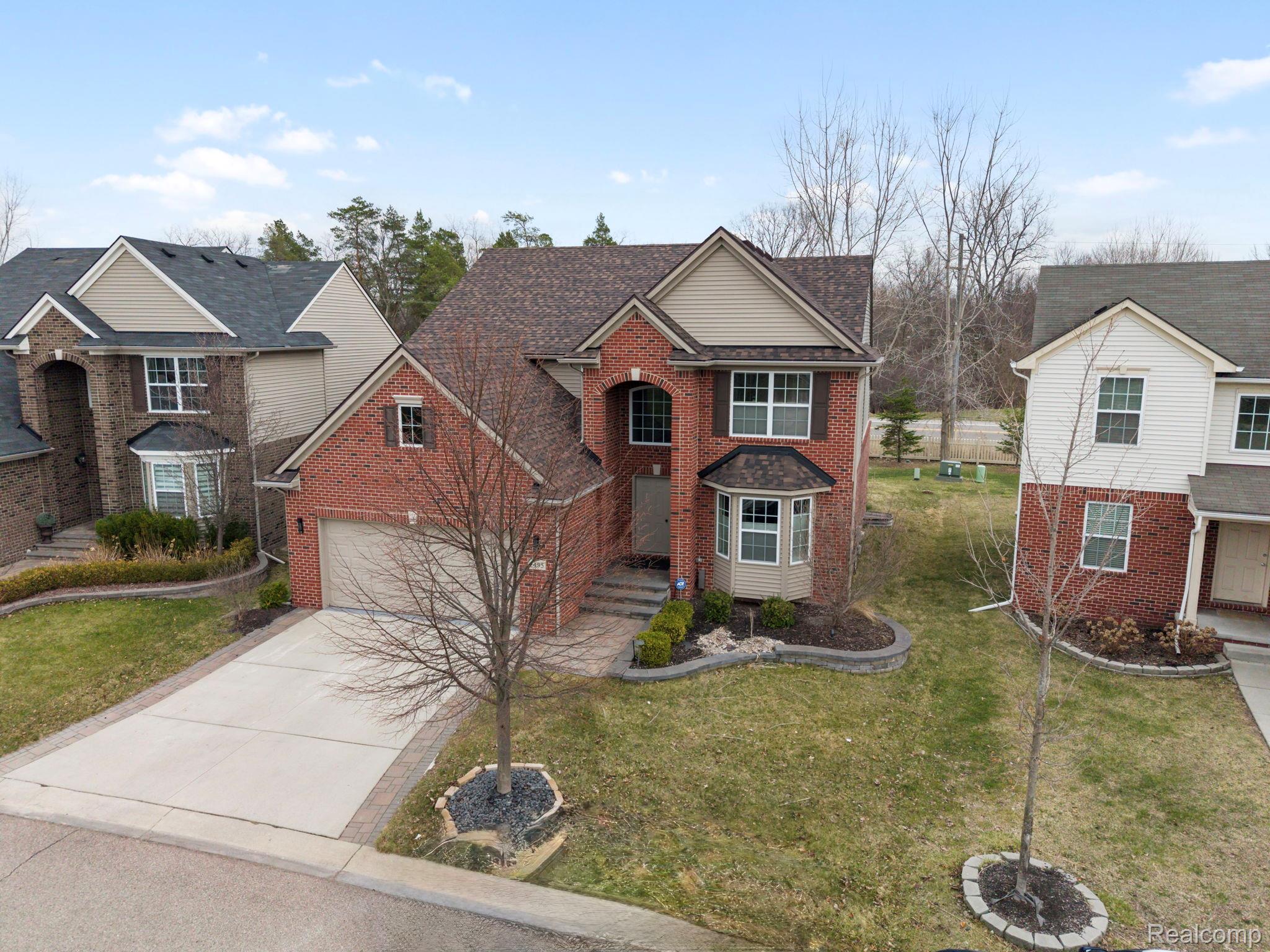 2495 Knollwood Drive